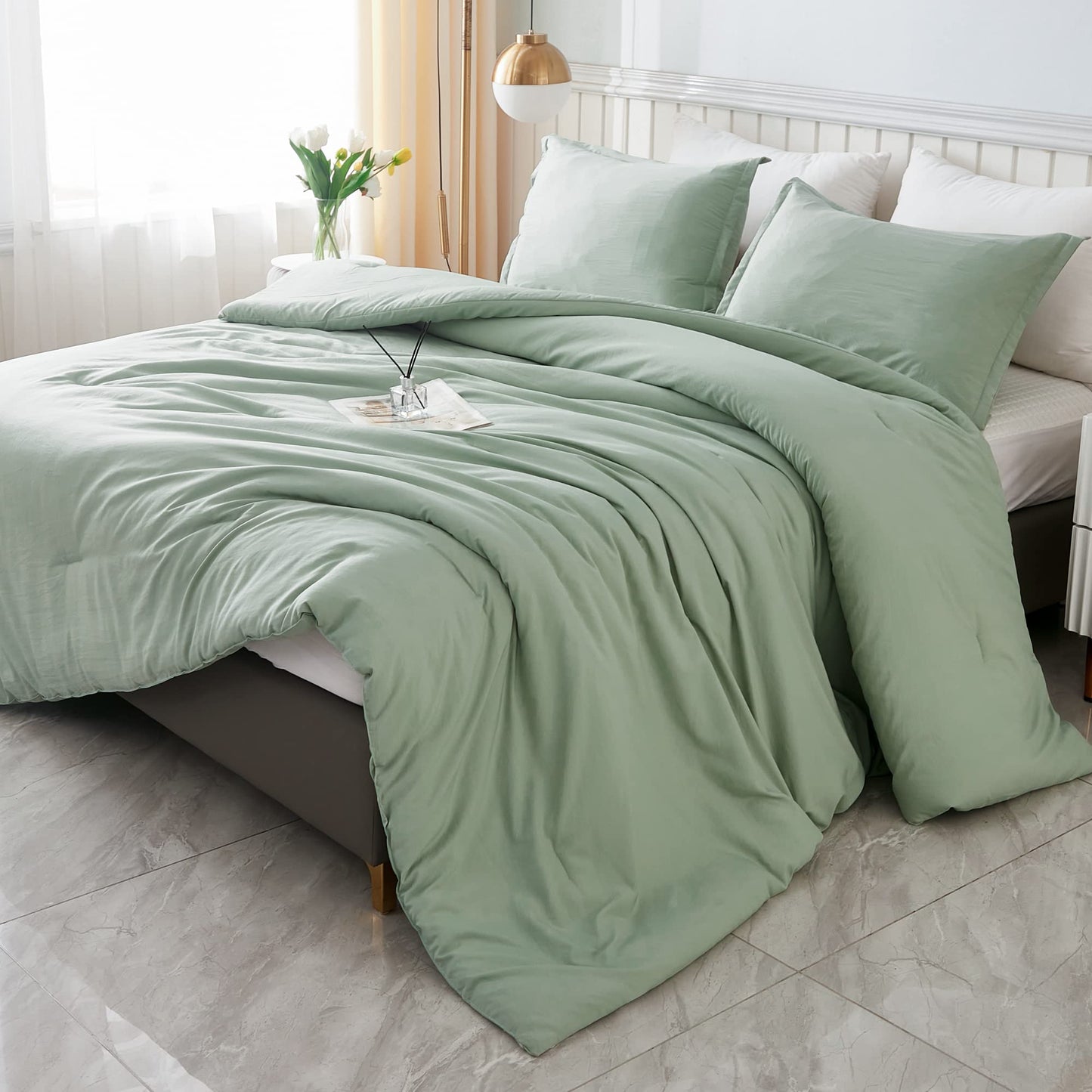 Litanika Oversized Queen Comforter Set, 3 Pieces Sage Green Lightweight Solid Bedding Comforter Set, All Season Fluffy Bed Set (98x98In Comforter & 2 Pillowcases)