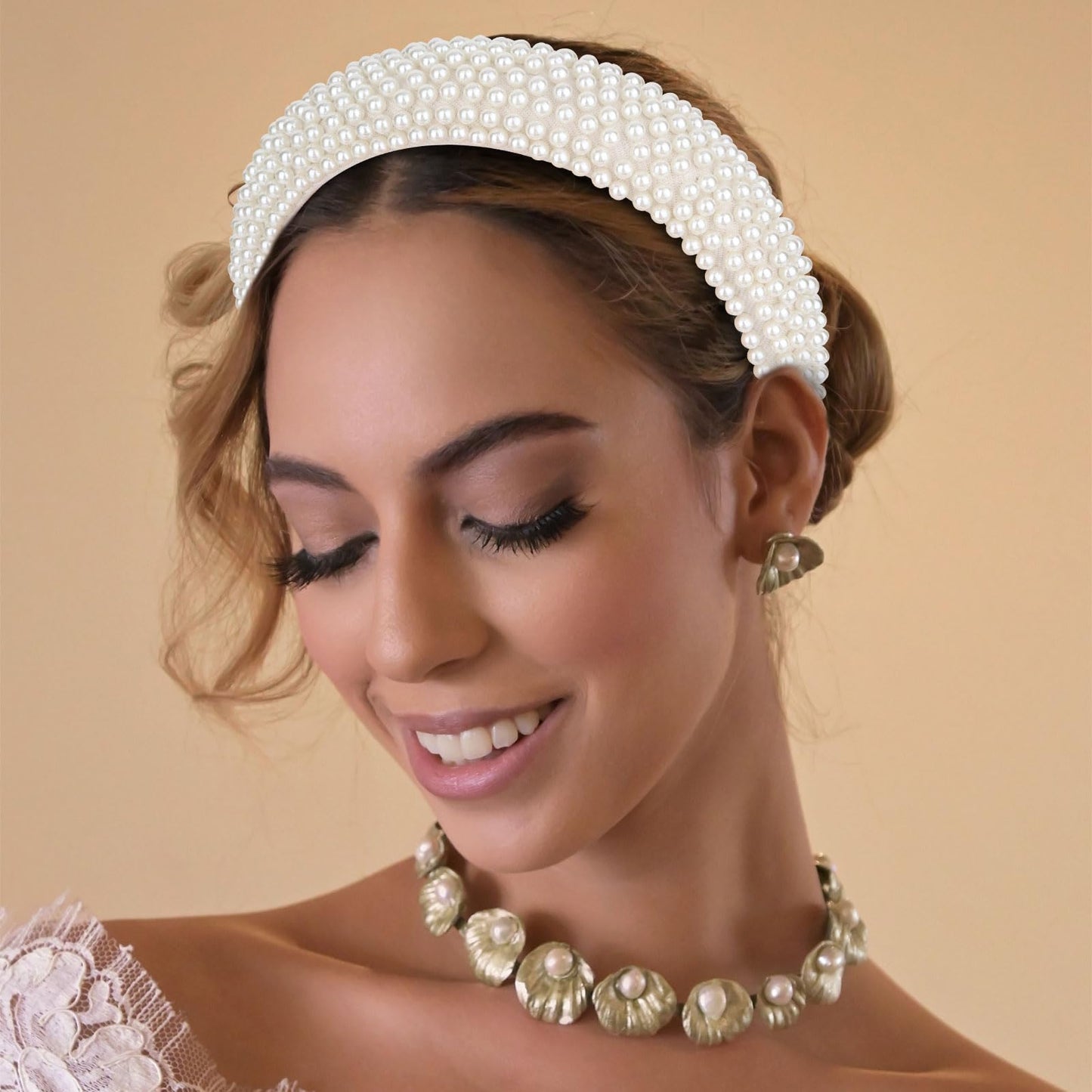 YISSION 1PC White Pearl Headband for Women Non Slip Jeweled Head Band Sparkly Beaded Hairband Fashion Padded Headbands for Women Wedding Bridal Headband Hair Accessories for Women Girls