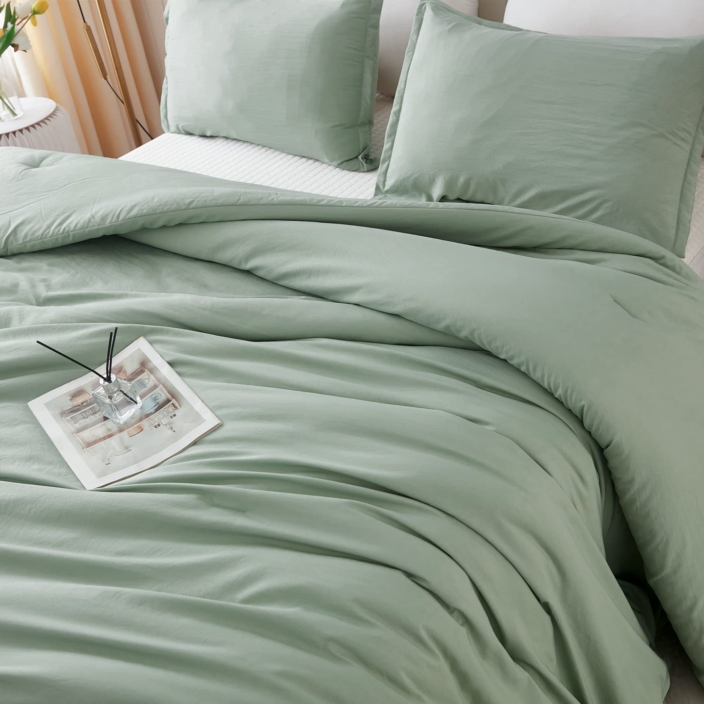 Litanika Comforter Full Size Set Sage Green, 3 Pieces Lightweight Bed Comforter Full, Solid Bedding Comforters & Sets, Soft All Season Quilt Blanket (79x90In Comforter & 2 Pillowcases)