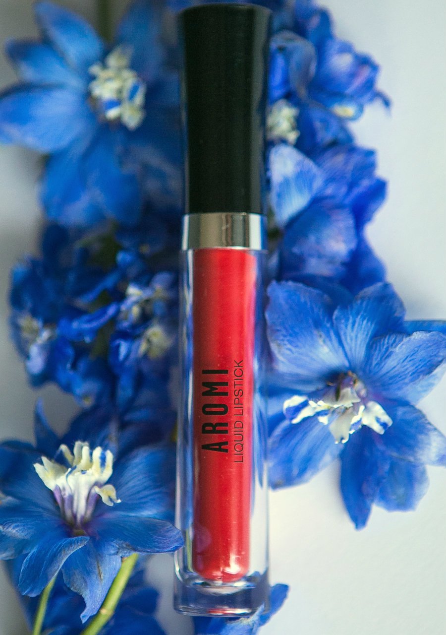 Aromi Bright Red Matte Liquid Lipstick | Red Hot Lip Color, Vegan, Cruelty-free, Long-lasting, Smudge Proof, Waterproof, Handmade (Preppy Red)