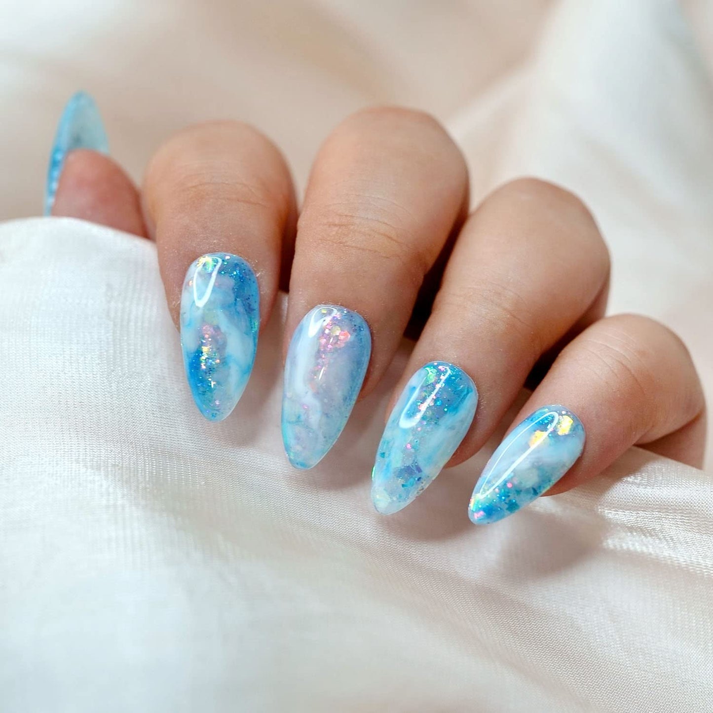 10 Pcs Handmade Press on Nails (Small, Blue And White Liquid Opal Geode/Almond) A041S