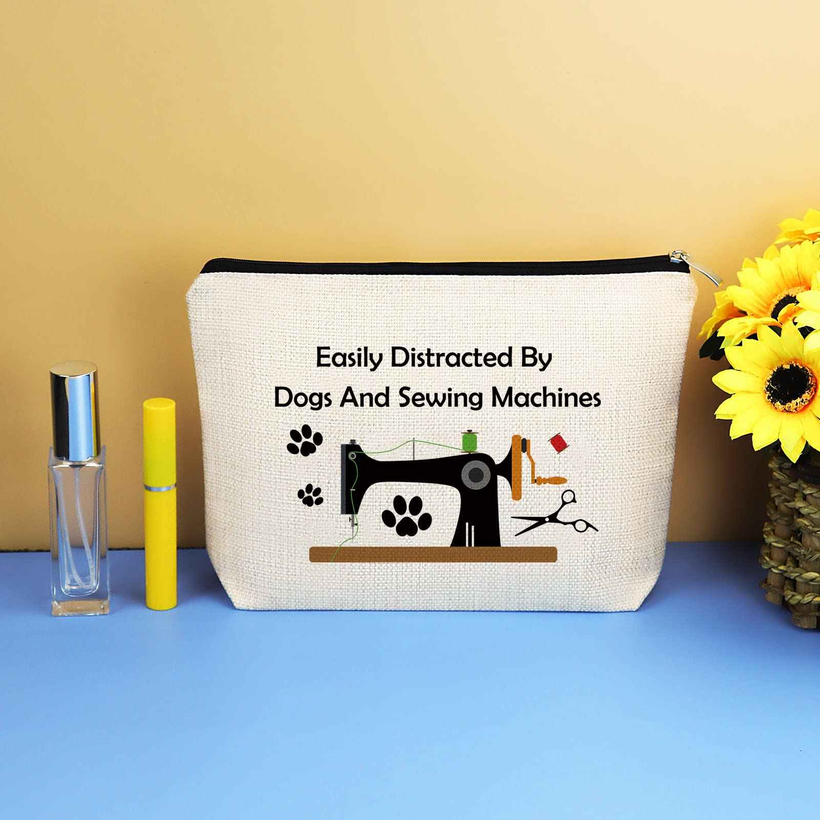 Sewing Gift Dog Lover Gift Quilter Makeup Bag for Women Sewing Machine Themed Crafting Lover Gifts Cosmetic Bag Sewer Quilting Gifts Christmas Birthday Present Travel Make Up Pouch