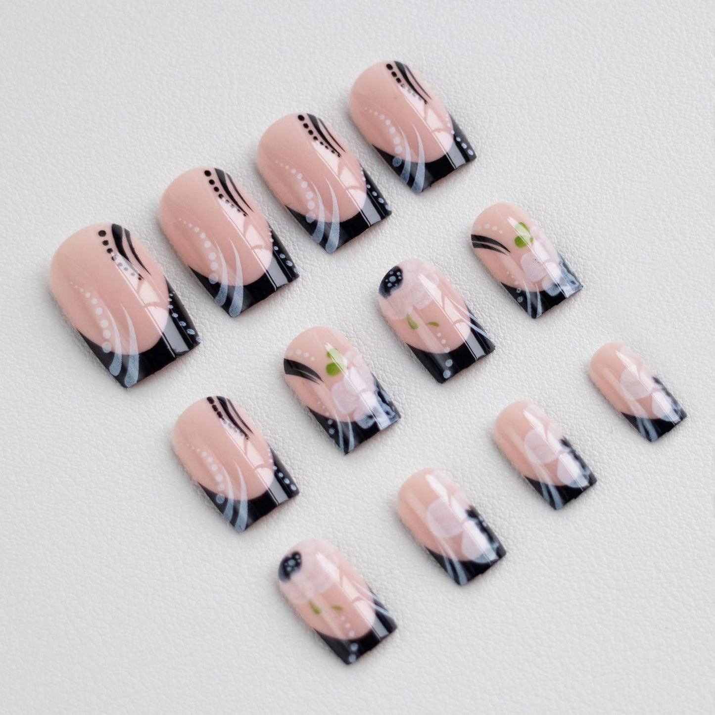 Black French Tip Press on Nails Short Square Fake Nails with White Flowers Design Acrylic Nails Glossy Full Cover Stick on Nails Reusable False Nails for Women DIY Manicure Decoration 24 Pcs