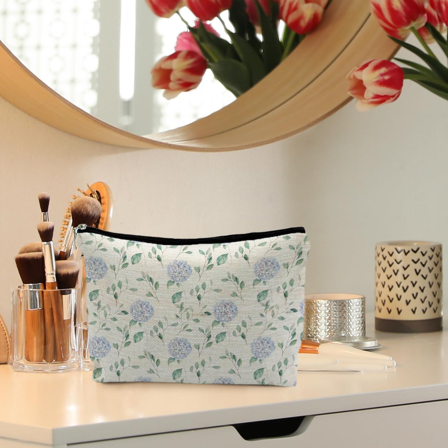 RYYCDOI Blue Hydrangea Floral Makeup Bag, Floral Cosmetic Bags Toiletry Bag for Women, Floral Coquette Makeup Bag, Aesthetic Makeup Bag, Floral Makeup Pouch, Hydrangea Gifts