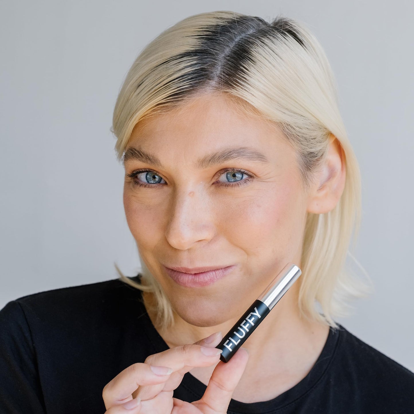 WUNDERBROW Fluffy Brow Wax, Vegan and Cruelty-Free Eyebrow Wax With a Waterproof Long Lasting Hold, Enriched with Jojoba and Argan Oil (Blonde)