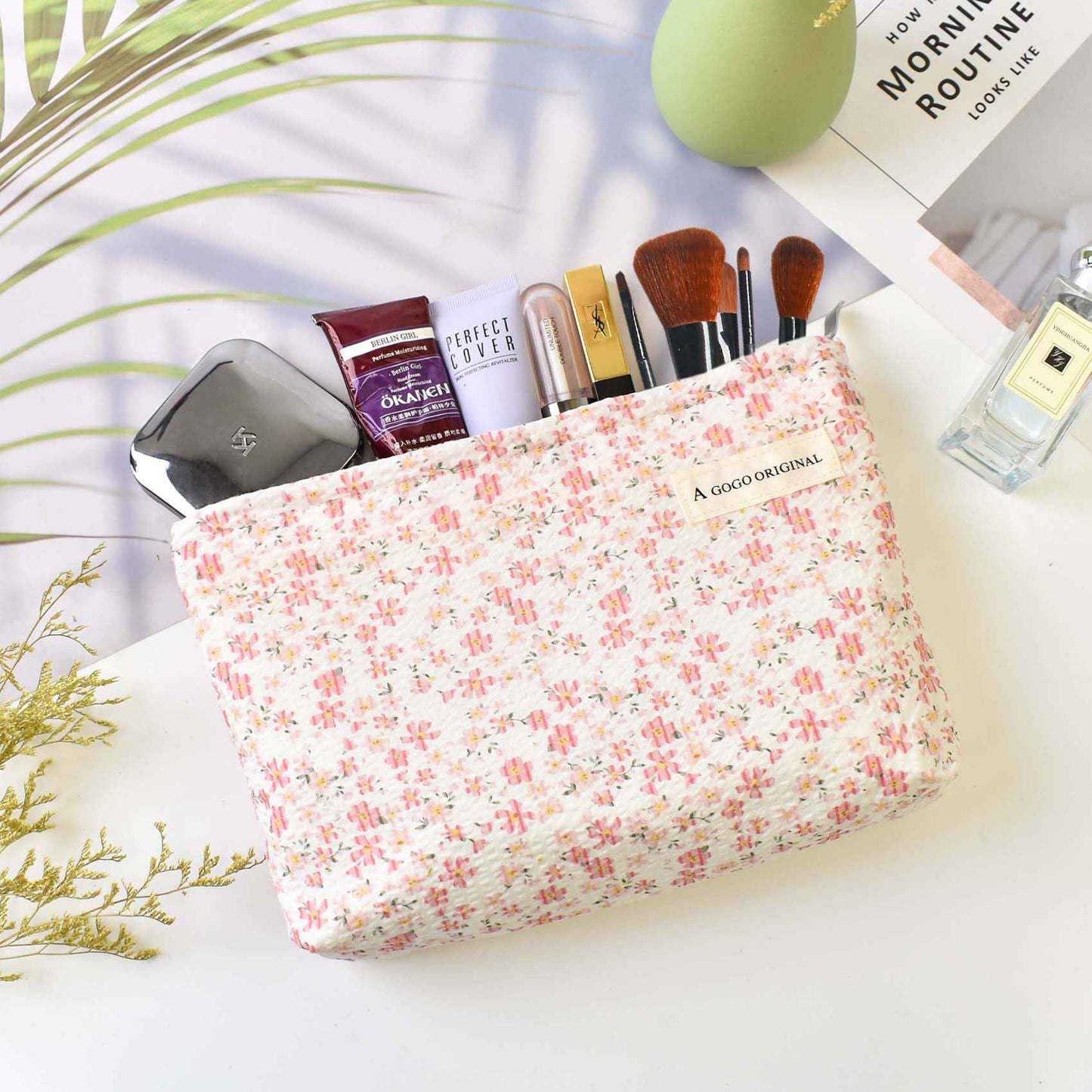giteo bedding Aesthetic Makeup Bag Cotton, Quilted Floral Make up Bags, Travel Toiletry Bag Women, Daily Use Cosmetic Bags for Girls, Pink Makeup Bag for Purse, Cosmetics Organizer Pouch (Pink)