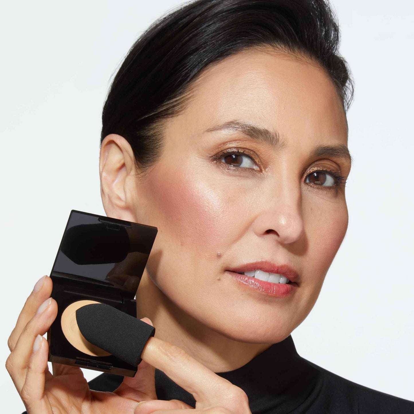 Seamless Finish Full Coverage Concealer, Light + Precision Blending Sponge