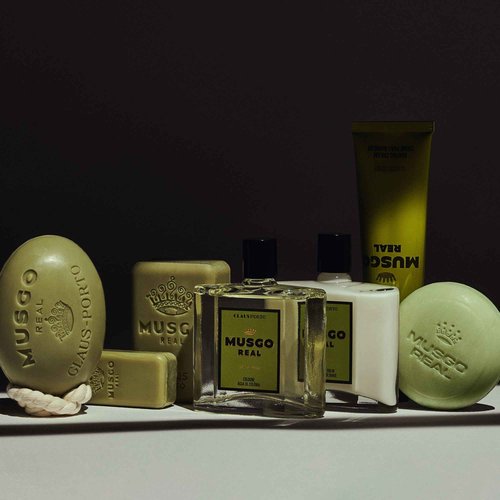 Claus Porto - Musgo Real Classic Scent Body Soap for Men + Women | Fresh, Cleansing, Moisturizing | Handcrafted, Aromatic, Woody, Elegant (160g | 5.6 oz)