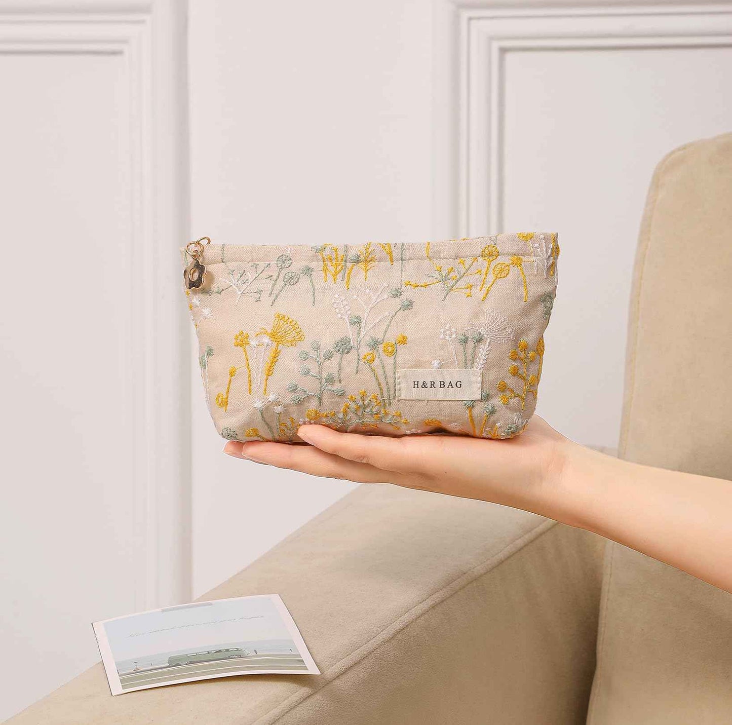 getgto 2 Pcs Makeup Bags, Large Cosmetic Bag Travel Toiletry Bag Organizer for Women, Embroidery Craft, Floral Makeup Bag Small Cosmetic Pouch Purse with Zipper Gifts for Girls Teen