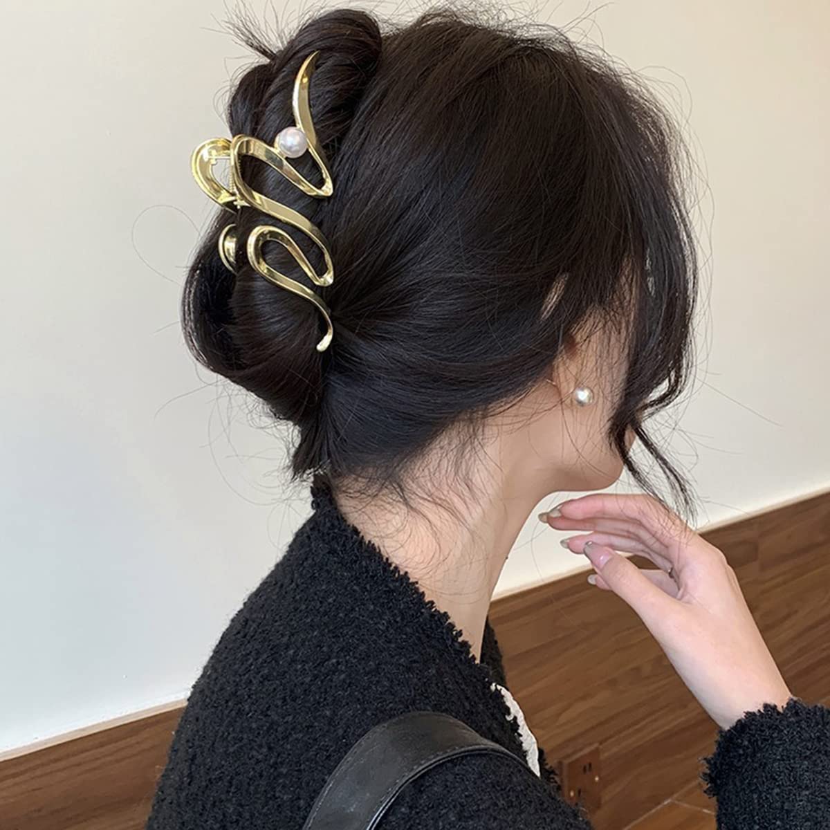 Irregular Gold Metal Hair Clips with Pearl Design - Nonslip Hair Barrette for Thick and Thin Hair, Strong Hold (gold-Pearls)