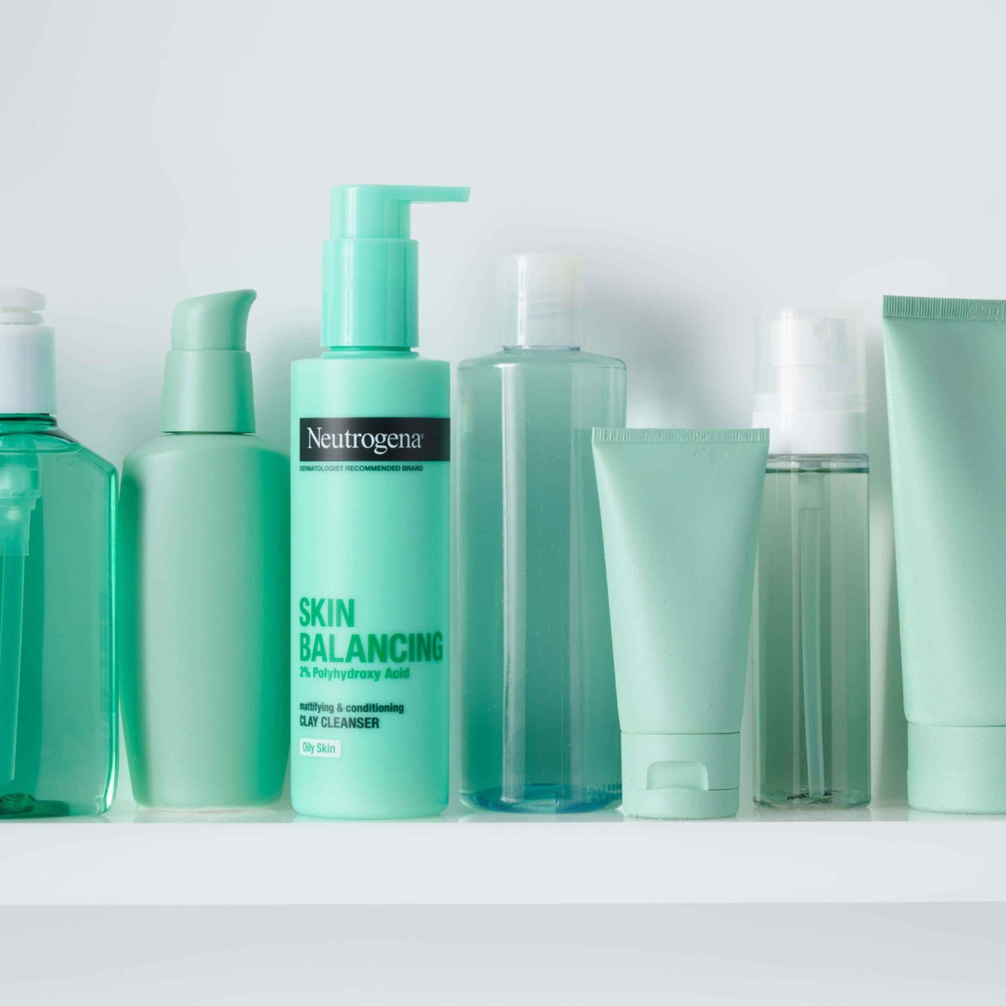 Neutrogena Skin Balancing Kaolin Clay Cleanser with 2% Polyhydroxy Acid (PHA), Mattifying & Conditioning Face Wash for Oily Skin, Paraben-Free, Soap-Free, Sulfate-Free, 6.3 oz