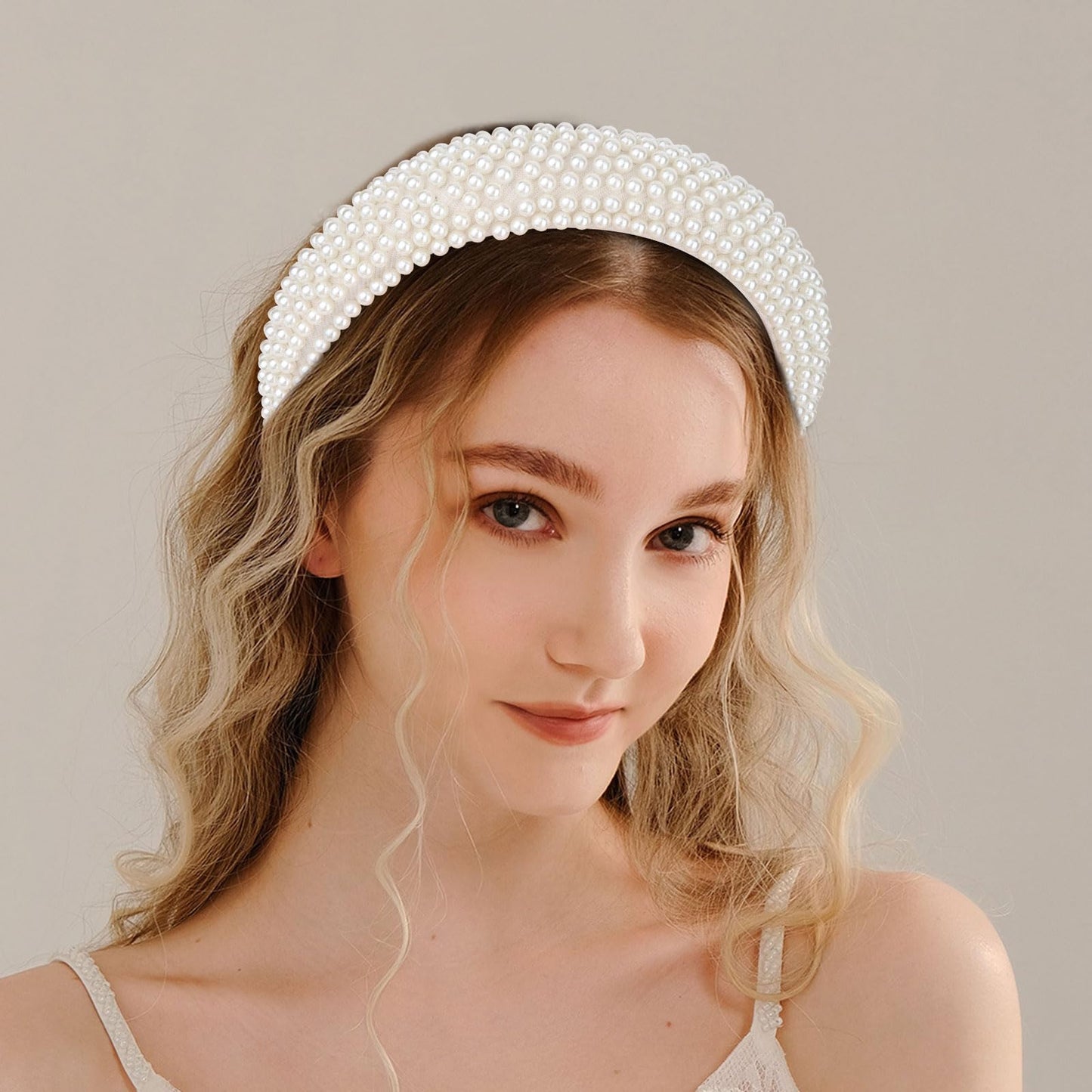 YISSION 1PC White Pearl Headband for Women Non Slip Jeweled Head Band Sparkly Beaded Hairband Fashion Padded Headbands for Women Wedding Bridal Headband Hair Accessories for Women Girls