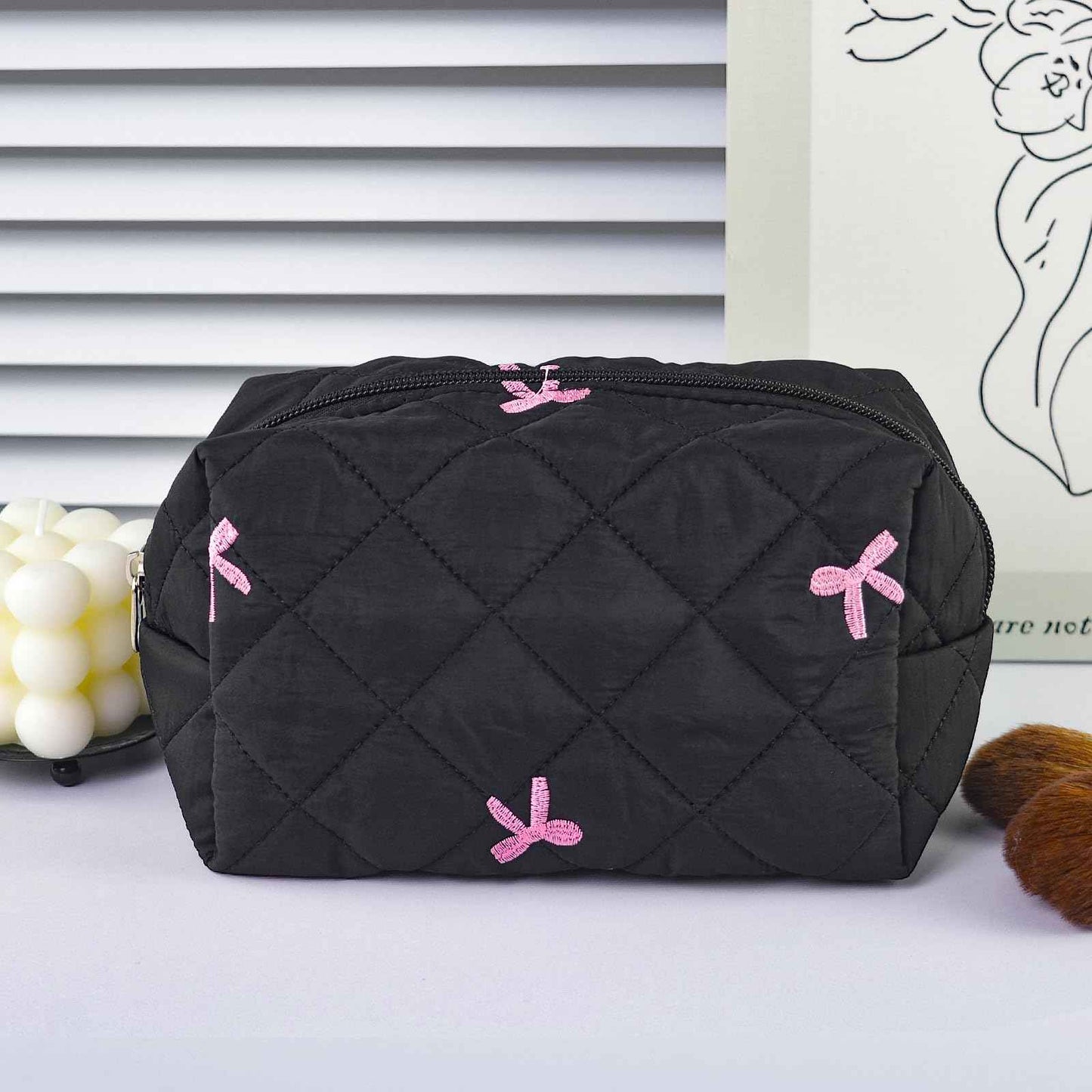 AMZMA Quilted Makeup Pouch,Cotton Puffy Makeup Bag, Coquette Cosmetic Bag for Women and Girls, Aesthetic Organizer Bag, Cute Flower Travel Toiletry Bag