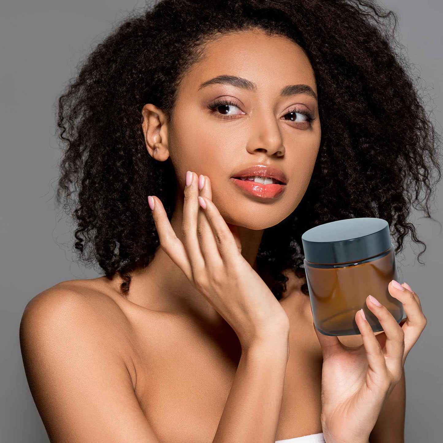 Lustervial 4Oz Amber Small Glass Jars with Lids, 3Pack Lotion Container, Cosmetic Containers, Little Travel Jars for Creams with Mini Spoon