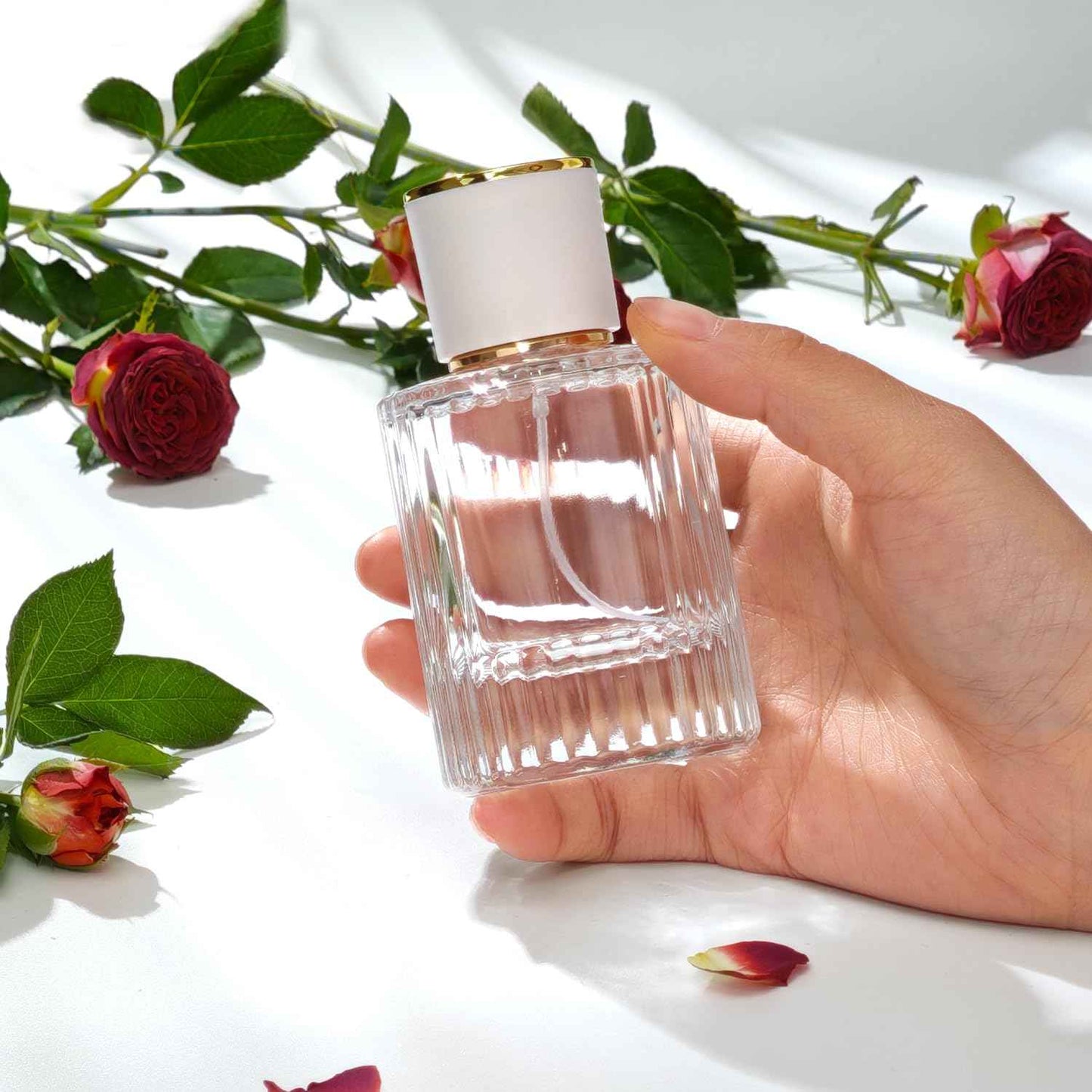 Yerpkefey 50ml/1.7 Oz Glass Spray Bottle Perfume Atomizer,Round Glass Perfume Travel Refillable Spray Bottle Empty with 3 Kinds of Dispenser (Clear1)