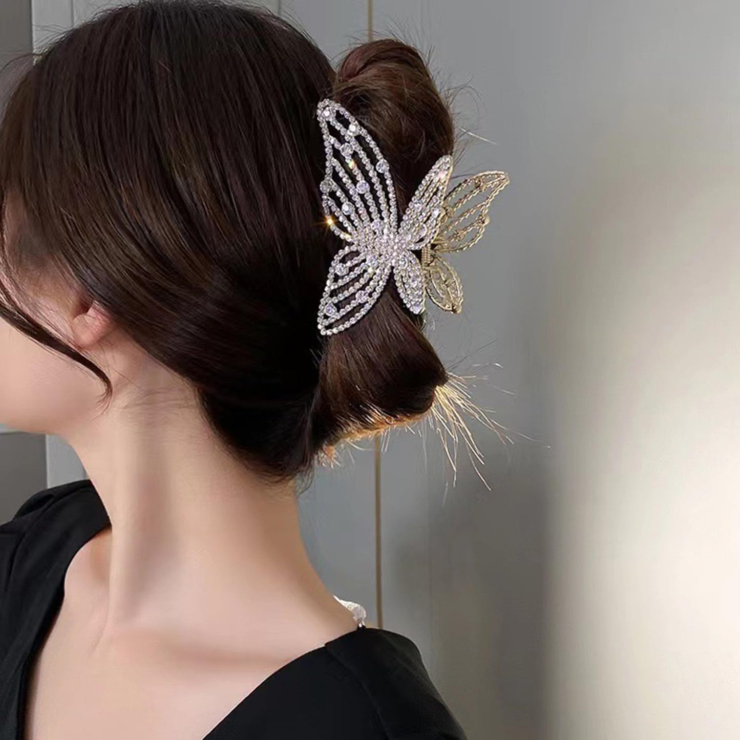 Butterfly Hair Clip Gold Metal Hair Claw Clips Large Strong Hold Hair Jaw Clips Fashion Sparkly Rhinestones Pearls Design Butterfly Hair Clamps Fashion Non-slip Hair Accessories for Women and Girls