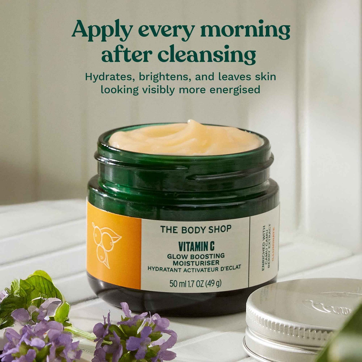 The Body Shop Glow Boost Moisturizer – Soothes and Smooths for Skin that Glows – Vegan – 50ml