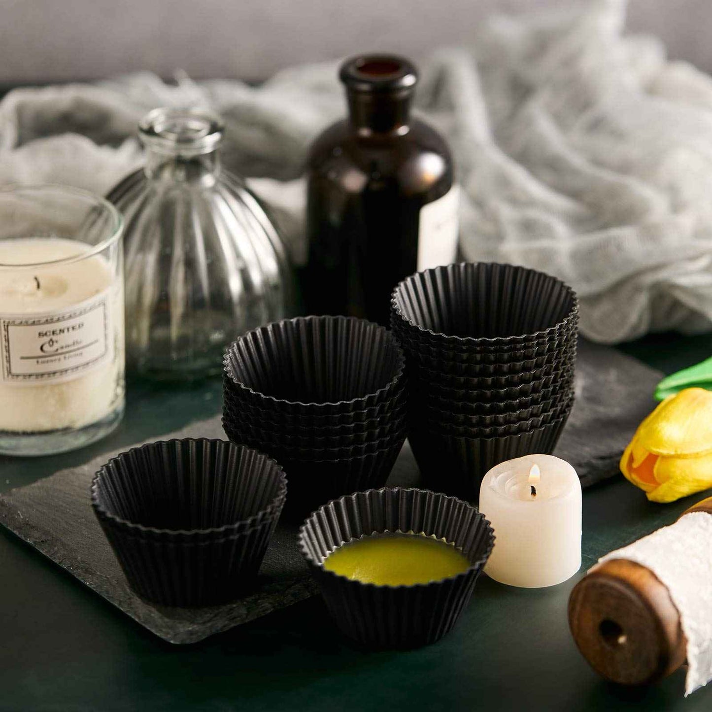 Patelai 20 Pieces Wax Melt Warmer Liners Reusable Silicone Leakproof Wax Liner Candle Tray Liner for Christmas, Candle Warmer(Black)