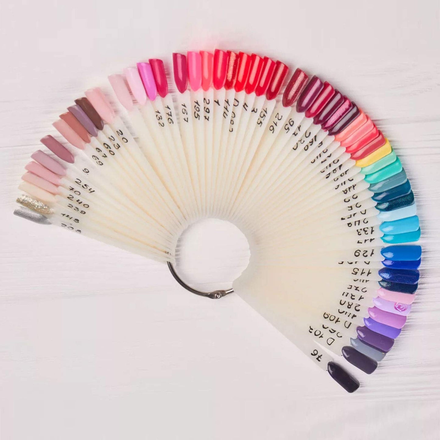 ZOENHOU 150 PCS Natural Nail Swatches Sticks, Plastic Nail Polish Sticks Nail Color Tips Display Practice Nail Art Sample Sticks with Ring for Professional Use, Home DIY Art Supplies