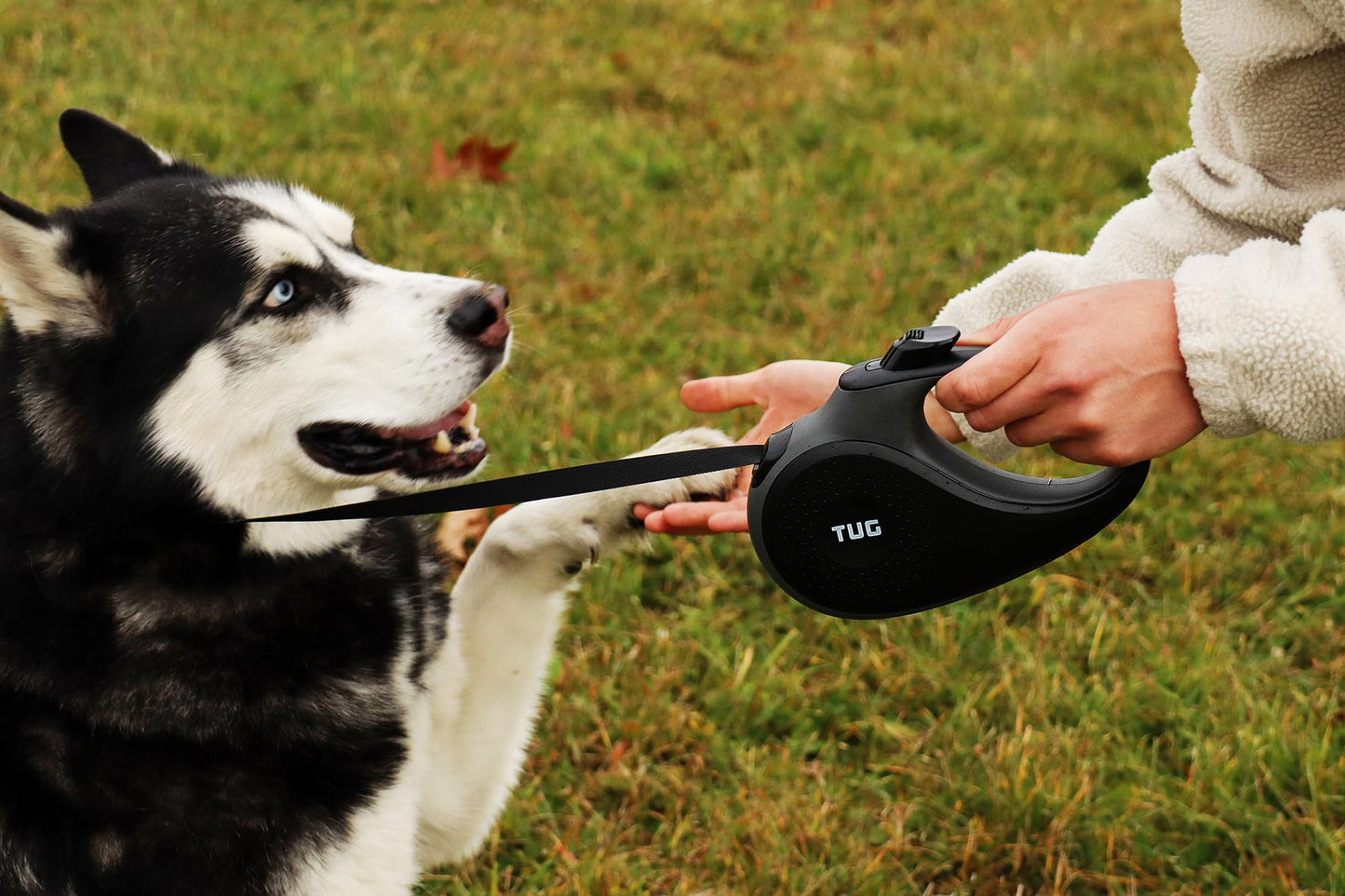 TUG 360° Tangle-Free Retractable Dog Leash with Anti-Slip Handle | 16 ft Strong Nylon Tape | One-Handed Brake, Pause, Lock (Large, Black/Grey)