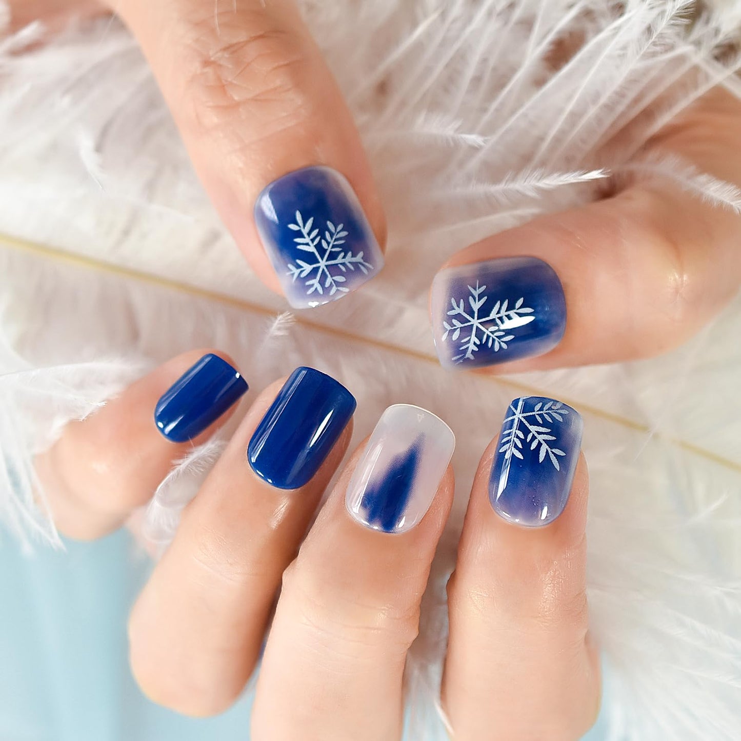 Pre-design Christmas Press On Nails with Snowflake Pattern Short Squoval Blue Nail Art Tips Salon Reusable Acrylic Manicure Glossy Stick On Nails Gifts for Women Girls