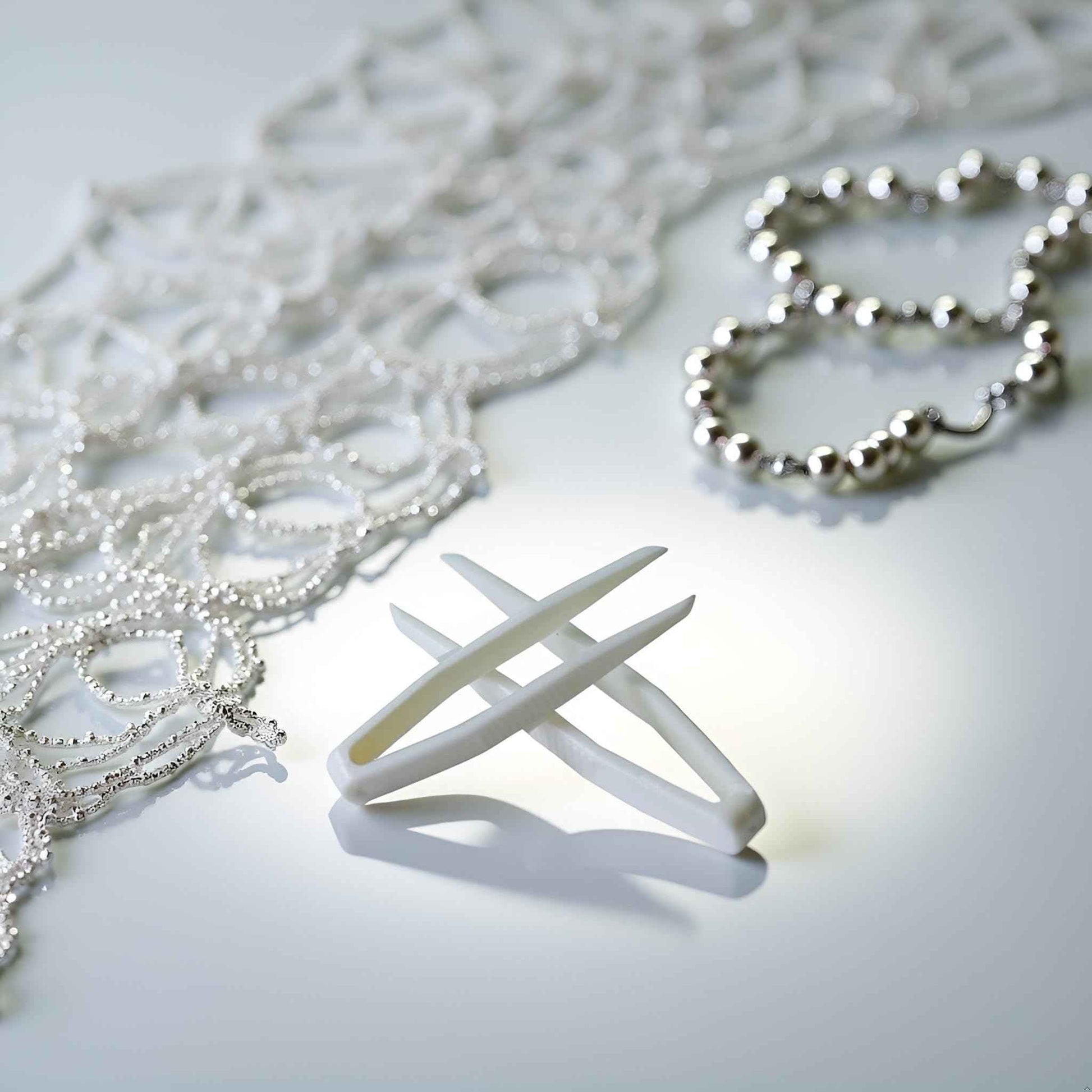 50 Pcs White Mini Plastic Tweezers Contact Lens Clip Beauty Tweezers Makeup Tool Hair Removal for Double Eyelid, Ideal for Picking and Placing Beads Craft supplies