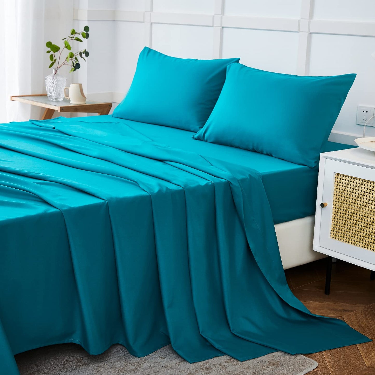 ILAVANDE Teal Queen Sheets Set, 4 Piece Hotel Luxury Super Soft 1800 Series Microfiber Queen Bed Sheets Set-Wrinkle Free & Breathable-14 Deep Pocket Teal Sheets for Queen Size Bed(Queen,Teal)