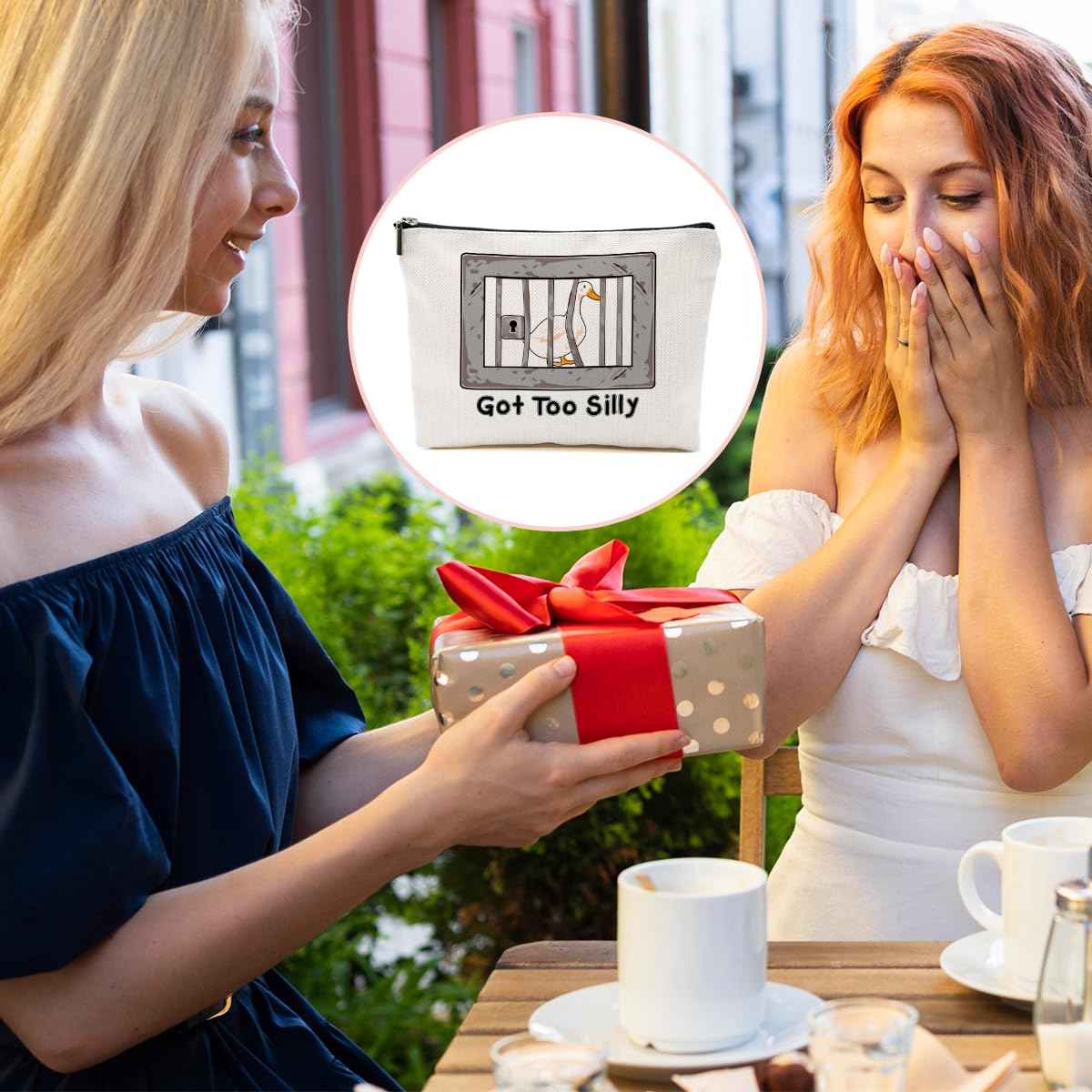 BQXH Funny Goose Pun Makeup Bag, Funny Gifts Cosmetic Bag, Goose Gifts Travel Organizer Animal Humor Zipper Pouch Graduation Birthday Friendship Gifts for Women Coworker Best Friend Sister