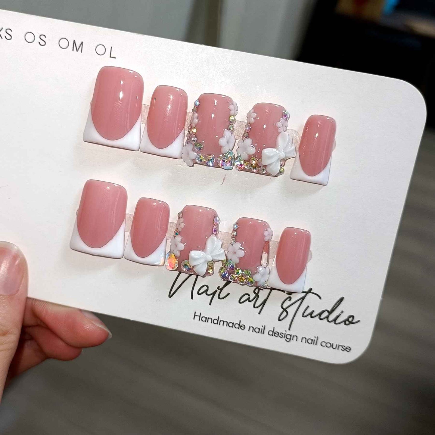 TENPAL Short Coffin Duckbill Press on Nails,White French Tip Fake Nails with Rhinestones & 3D Bow Designs,10PCS Soft Gel Glue on Nails with Tools,Elegant Glossy False Nails for Daily Wedding Wear(L)