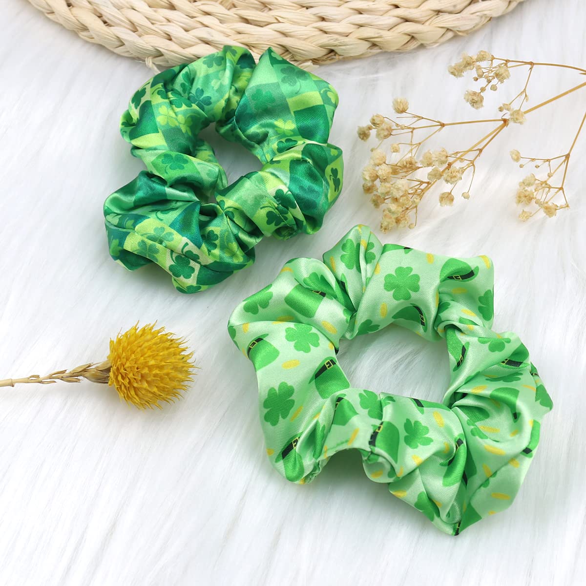 St.Patrick's Day Elastics Hair Ties Four Leaf Clover Silk Scrunchies Irish Hat Shamrock Hair Accessories for Women Girls Green Hair Band Ponytail Holder Bracelet Ropes Party Favor 2PCS