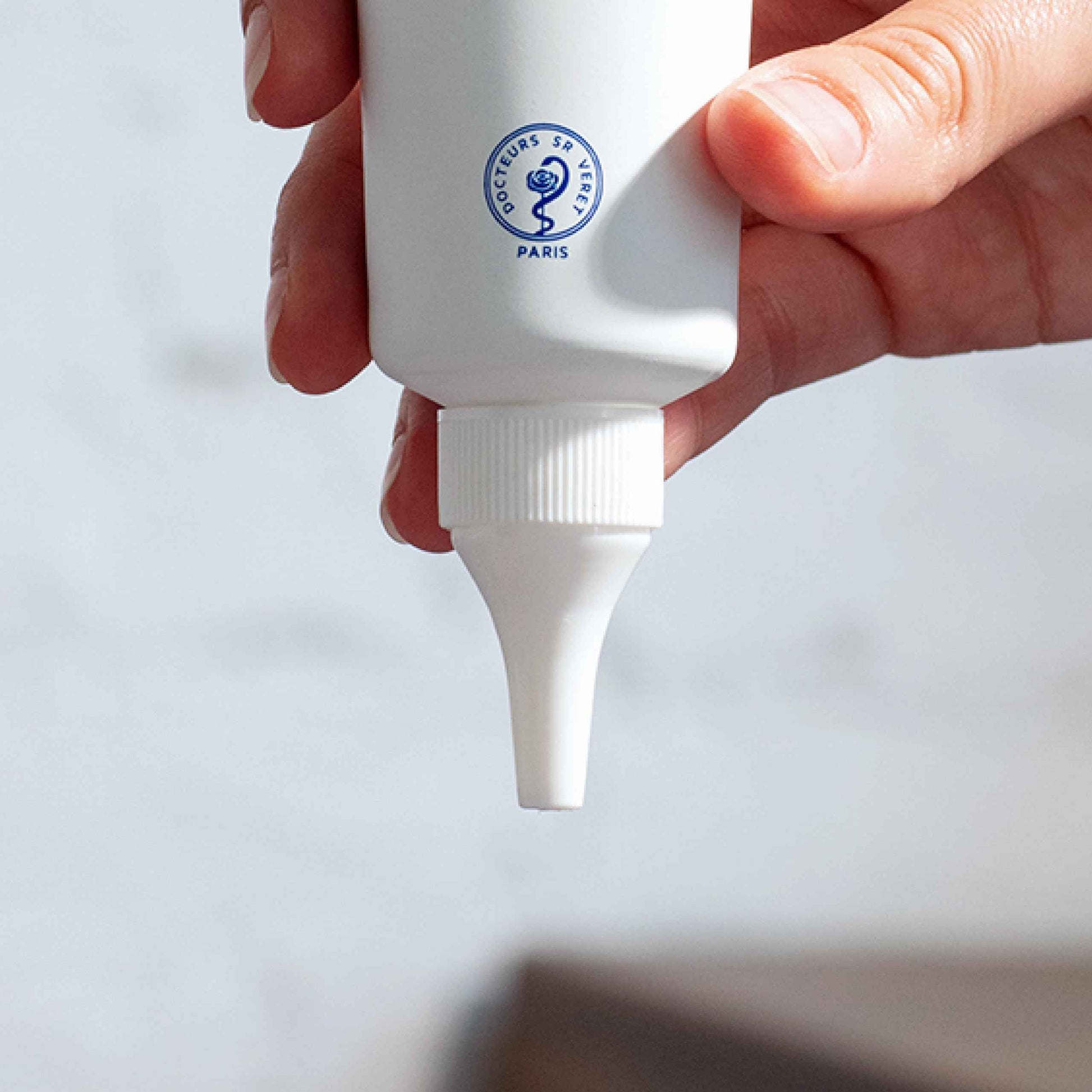 SVR Xerial 30 Concentrated Body Gel Cream. Powerful 48hr. Moisturizer & Exfoliating Cream for Dry, Rough, Bumpy Skin. Reduces Ingrown Hairs & Leaves the Skin Soft & Smooth, 2.5 fl.oz.