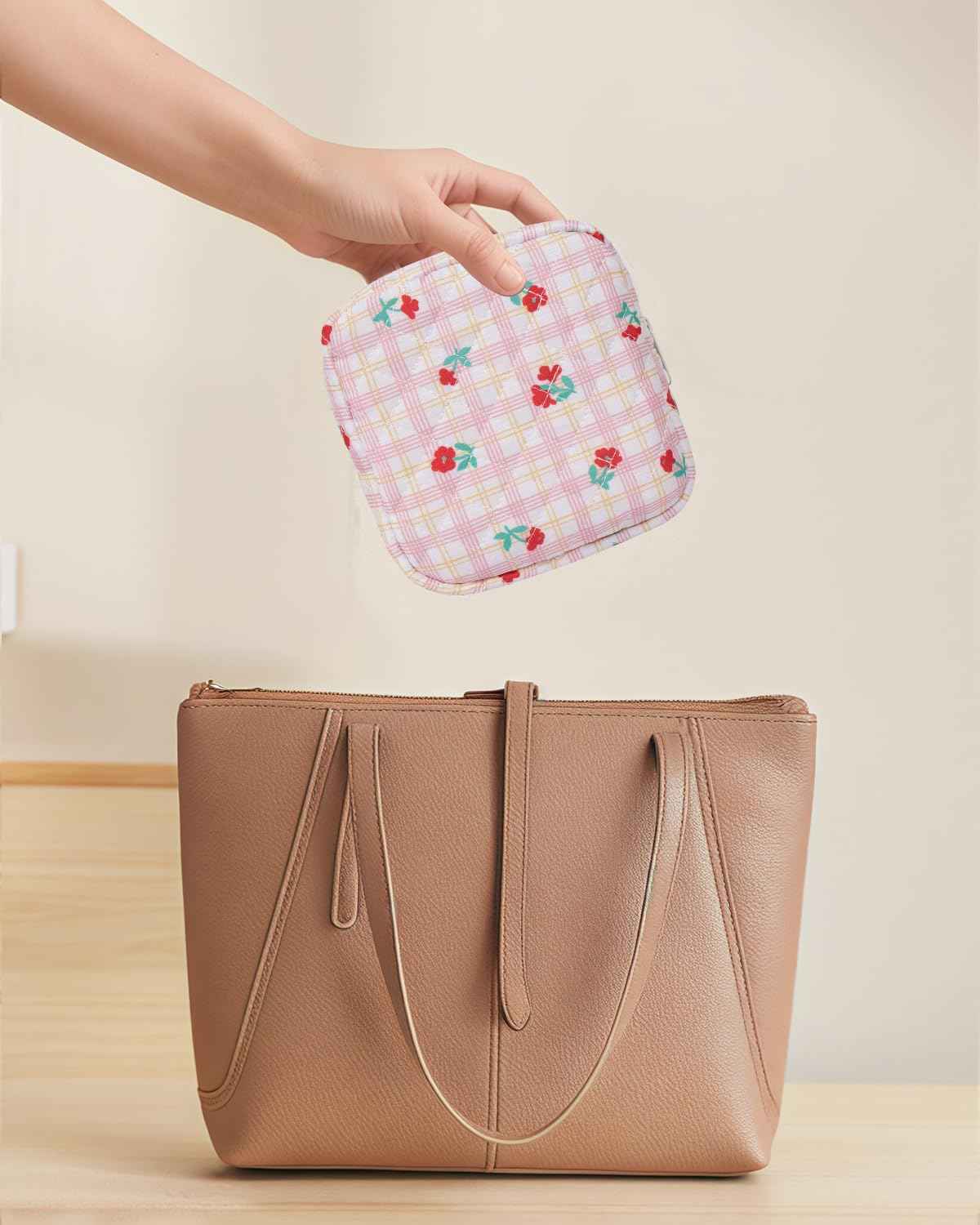 LETGO Floral Makeup Bag, Small Cosmetic Bag for Women Girls, Cute Cotton Makeup Bag, Quilted Makeup Bags, Flower Travel Make up Bag for Purse (Red Floral)