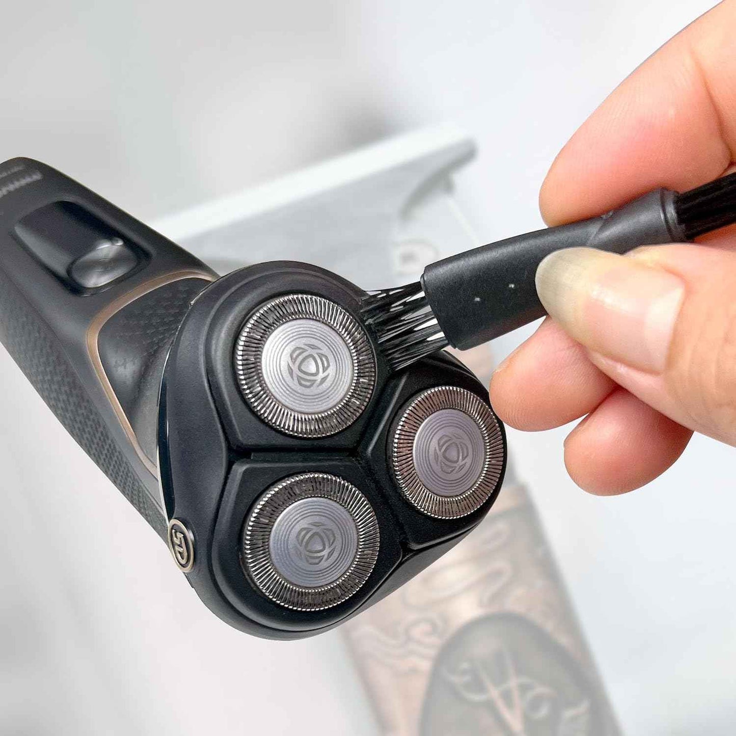 24pcs Men's Electric Shavers Cleaning Brush Double-Sided Shavers Brush Hair Brush Cleaner Tool Tiny Multi-Function Beard Brush Kit (Black)