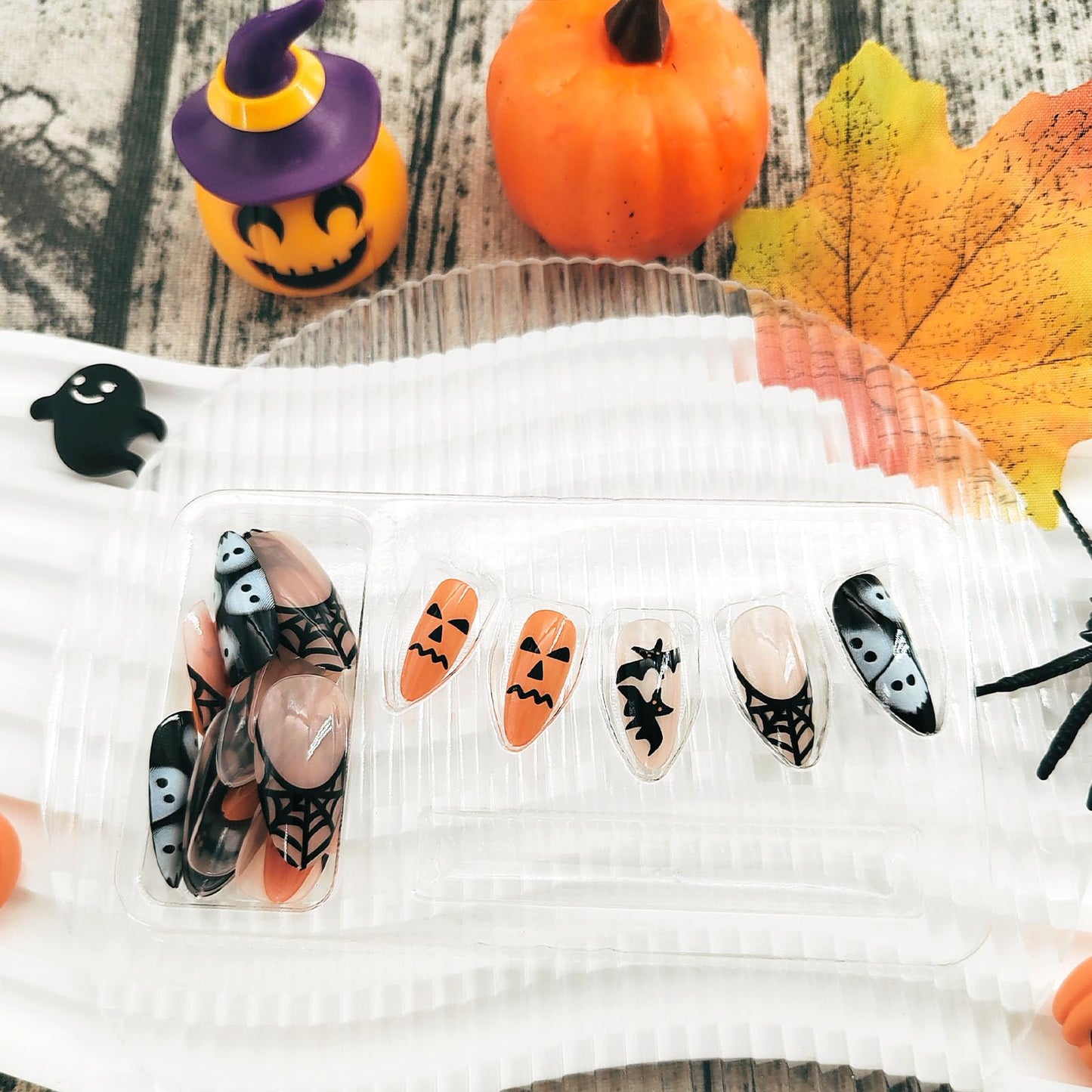 Halloween Short Press on Nails Almond Spider Web French Fake Nails Press ons Acrylic Glue on Nails Full Cover False Nails with Ghost Bat Design Stick on Nails for Women 24 Pcs