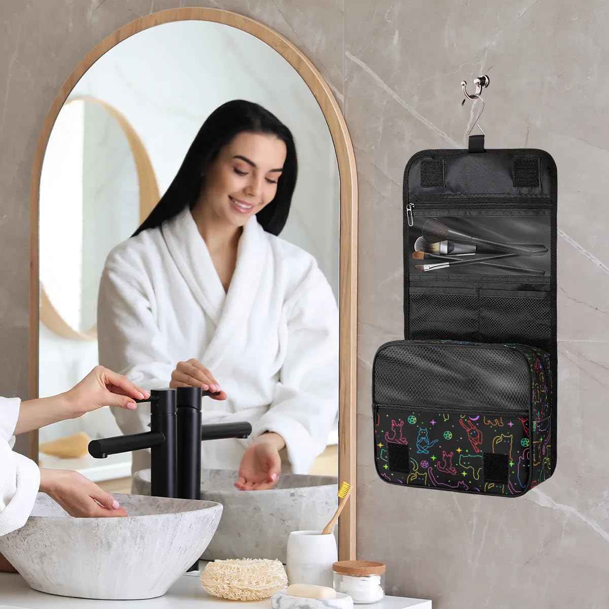 lakefvgk Black Cats Hanging Toiletry Bag, Spacious Travel Toiletry Bag for Women Men, Cosmetic Bags for Women, Travel Makeup Bag Suitable for Business, Camping, and Fitness