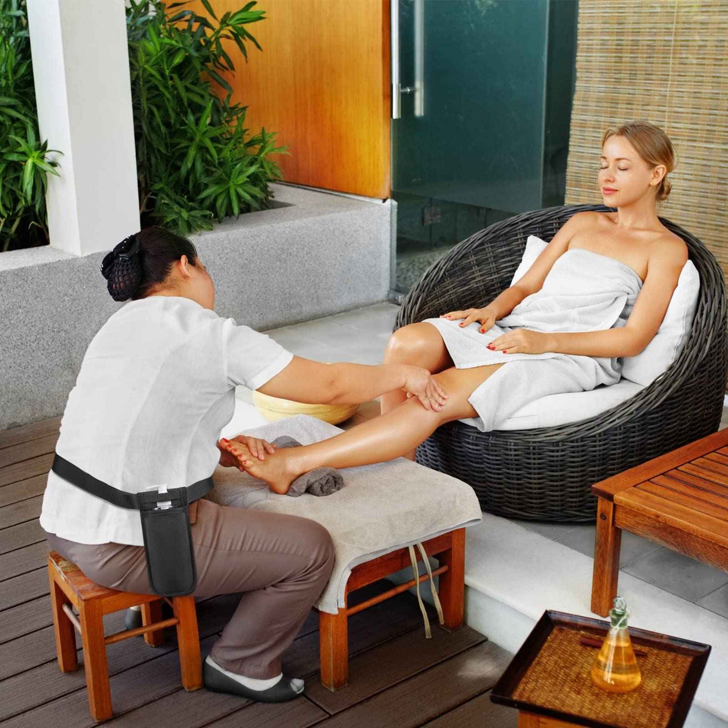 Eaasty 3 Sets Massage Bottle Holster Adjustable Single Holster and 8 oz Plastic Pump Dispenser Bottles for Lotion Massage Oil, Black