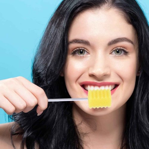 100 Pcs Disposable Mouth Swabs Sponge, BVN Oral Swabs, Oral Care Swabs Disposable, Mouth Swabs, Unflavored and Sterile Disposable Dental Swabsticks for Mouth Cleaning, Sawtooth-Shaped Yellow.