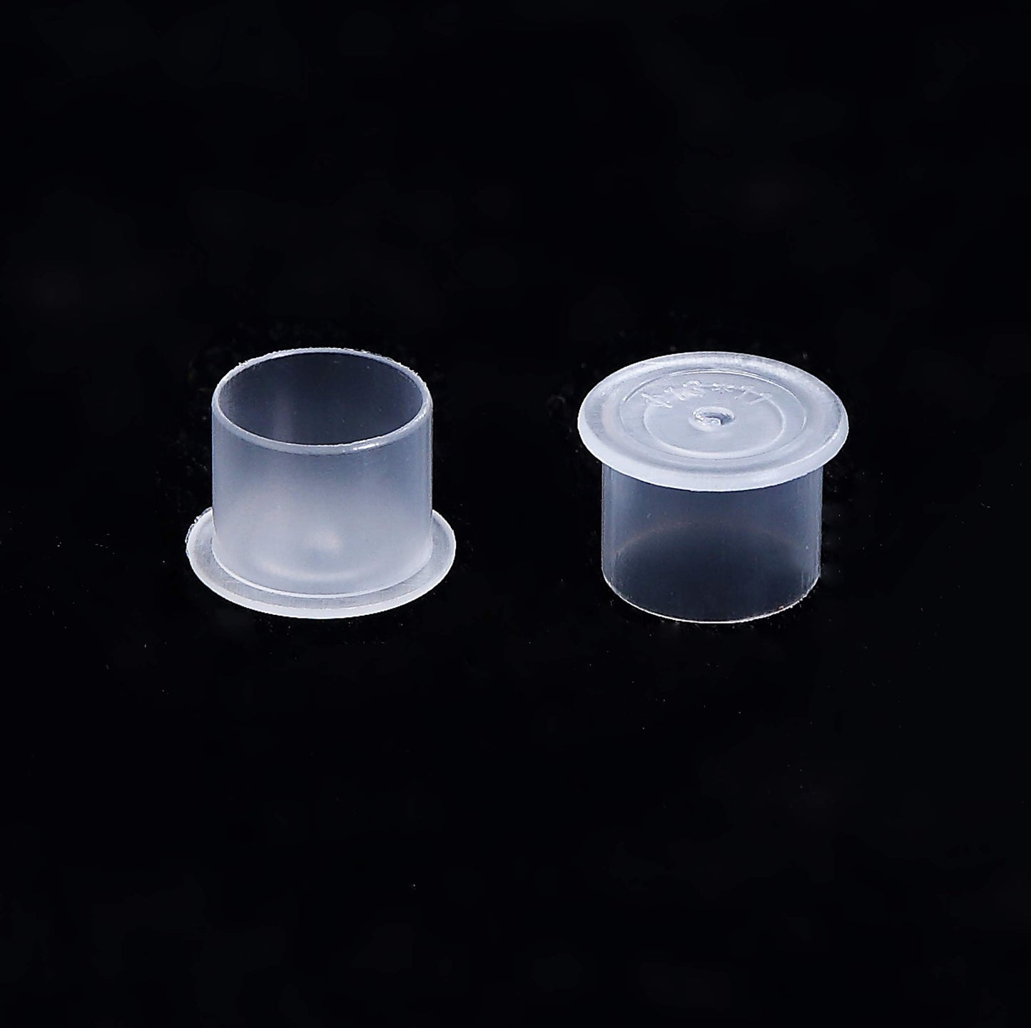 Tattoo Ink Caps Medium,1000pcs White Plastic Disposable Tatto Pigment Cups with Base,Makeup Tattooing Ink Cap Sizes 13mm Medium for Tattoo Pigment Kits Supplies (1000M)