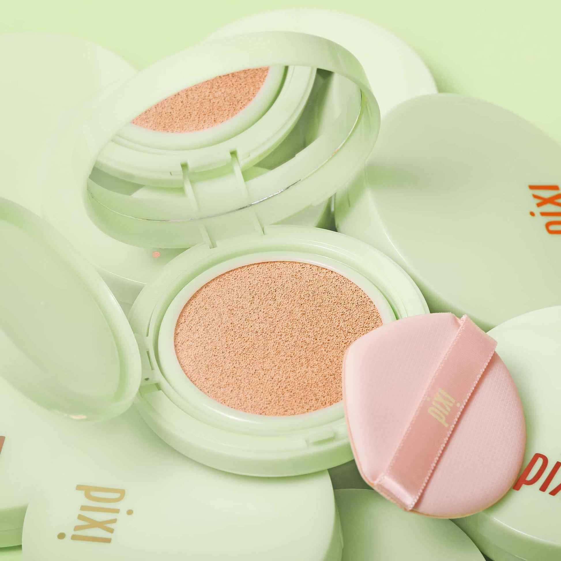 Pixi Beauty Glow Tint Cushion, brightening, colour correcting face tint, 12 g / 0.4 oz