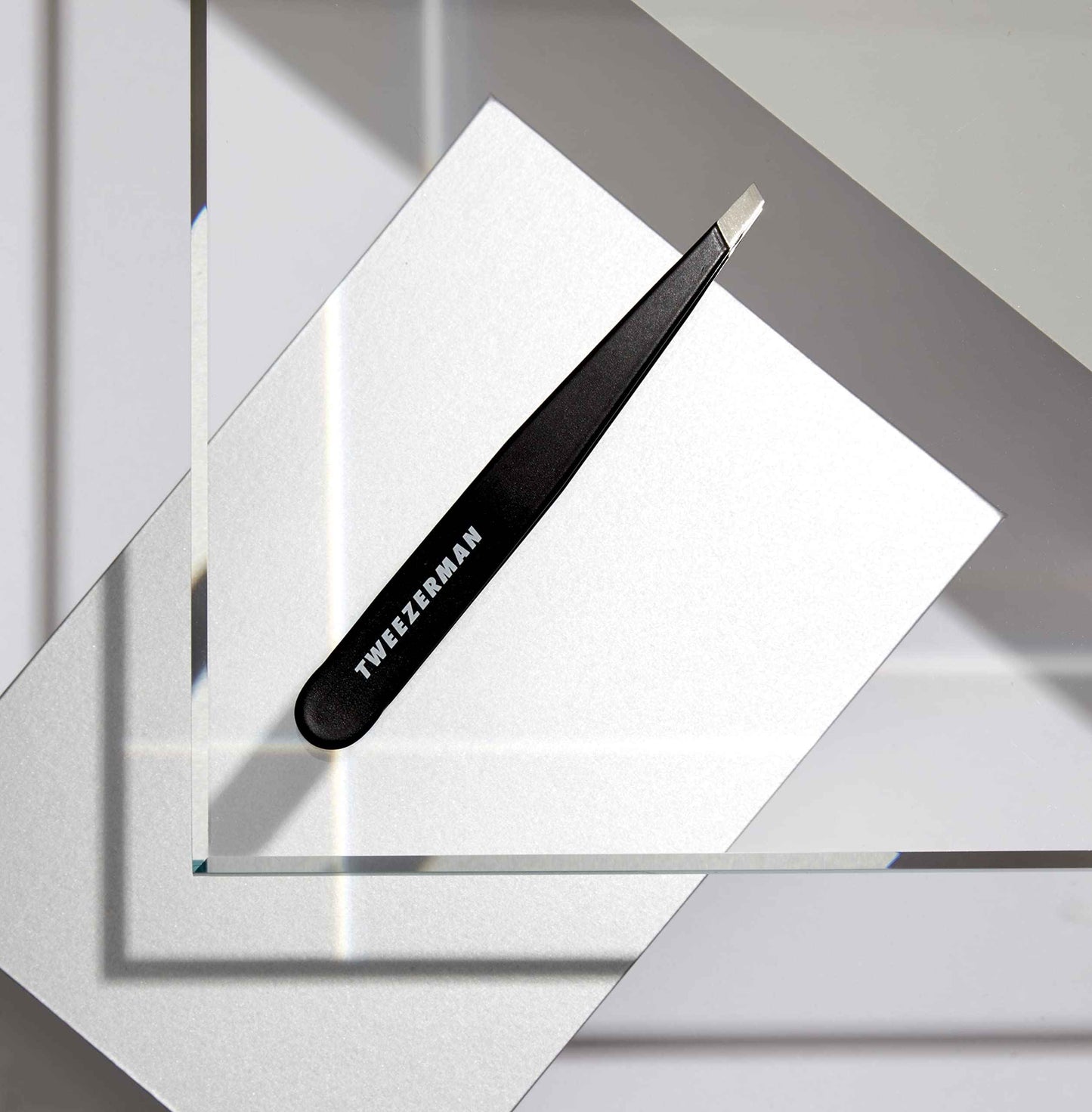 Tweezerman G.E.A.R. Slant Tweezer (Midnight)