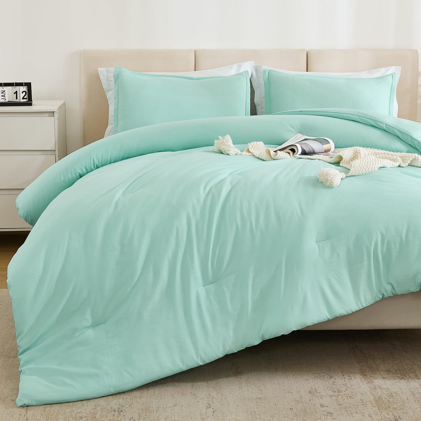 Litanika Comforters Mint Green Twin/Twin XL Size, 2 Pieces Lightweight Solid Bedding Comforter Set, All Season Fluffy Bed Set (66x90In Comforter & 1 Pillowcase)