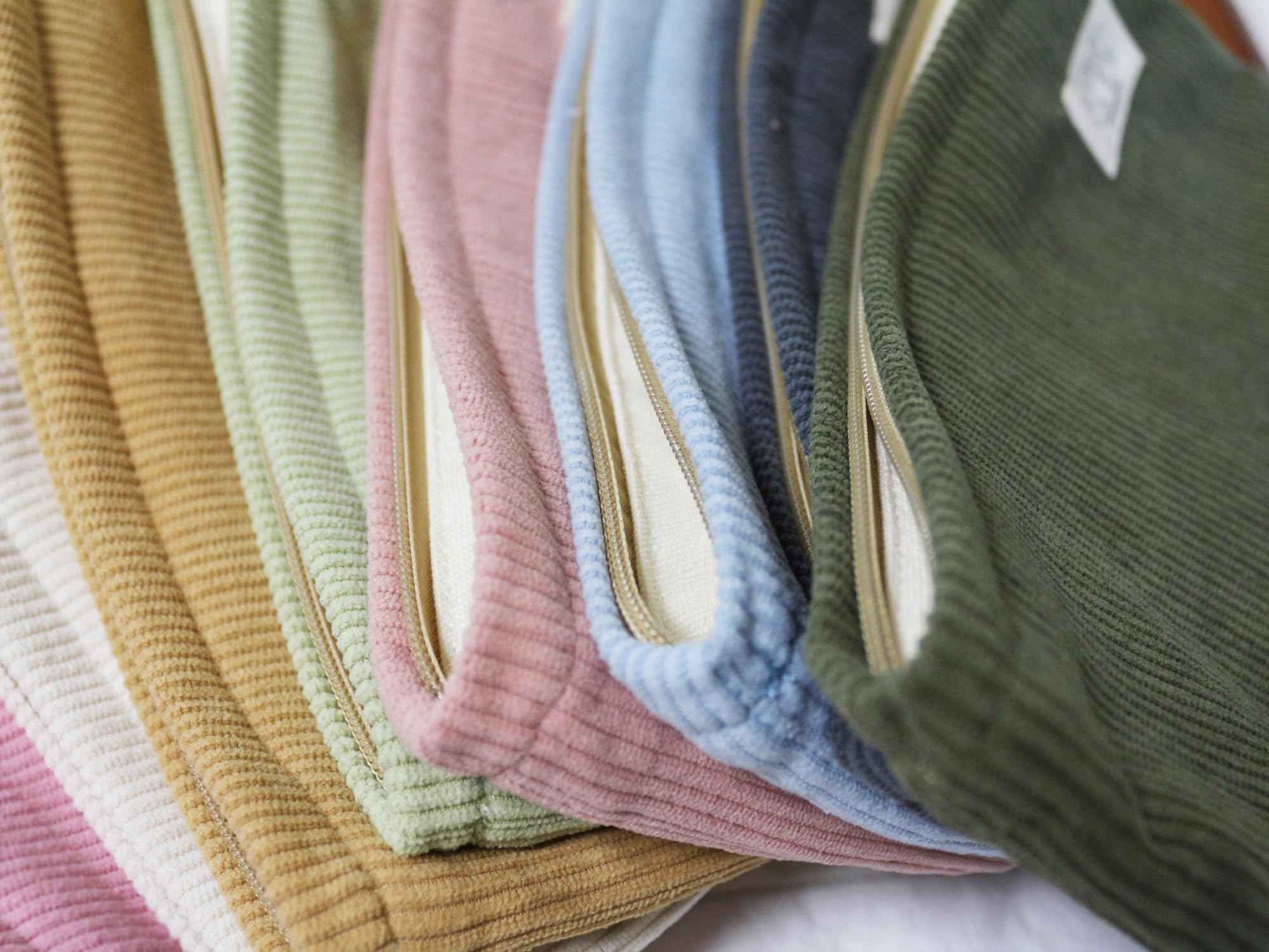 HAPPYHEIDI Navy Green Corduroy Makeup Bag Cosmetic Toiletry Travel Pouch, Make Up Accessory Purse Organizer, Canvas Lined