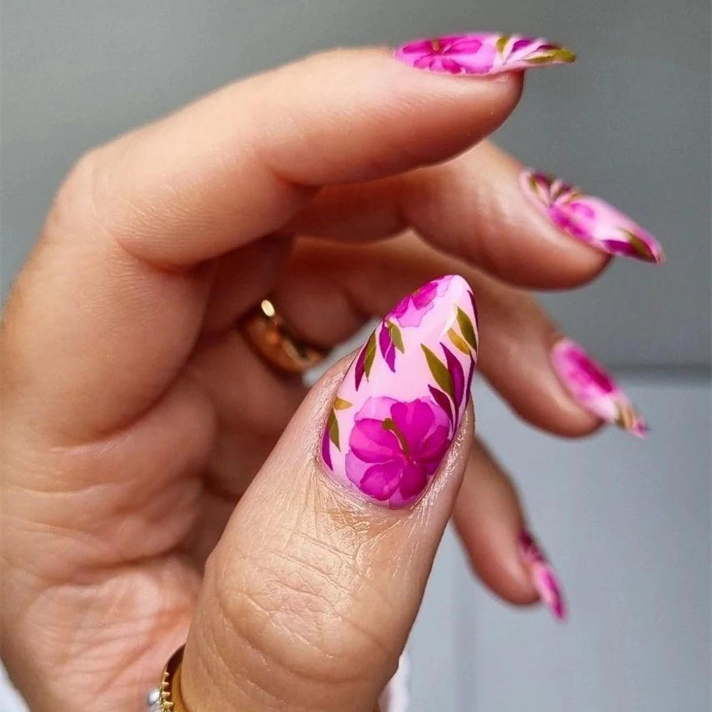 MISUD Press on Nails Medium Almond Fake Nails Glossy Glue on Nails Pink Flower Acrylic Nails Stiletto Artificial Nails Summer Floral Stick on False Nails with Design 24 pcs