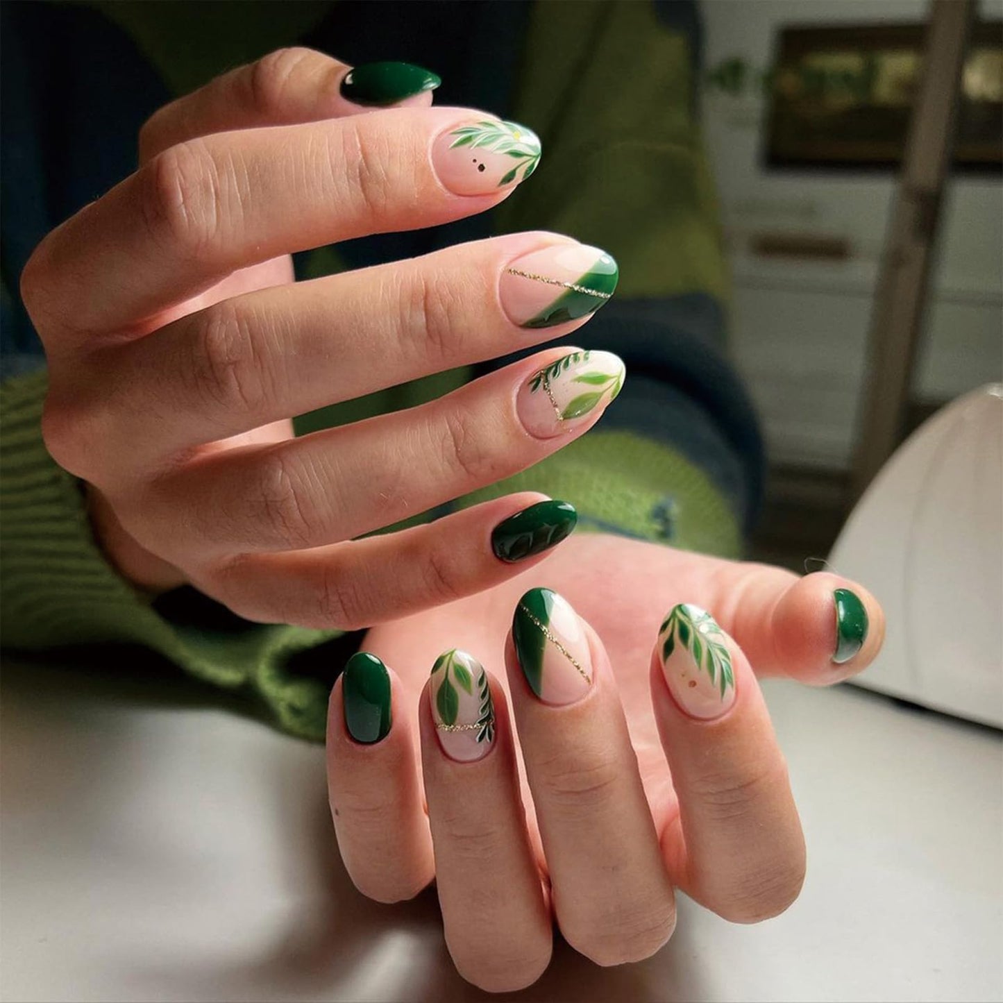 SINHOT Green Press on Nails Medium Almond Fake Nails Green Leaves Nails Glossy Glue on Nails Stiletto Acrylic Nails Gold Glitter Line Arificial Nails Stick on False Nails with Design 24 pcs