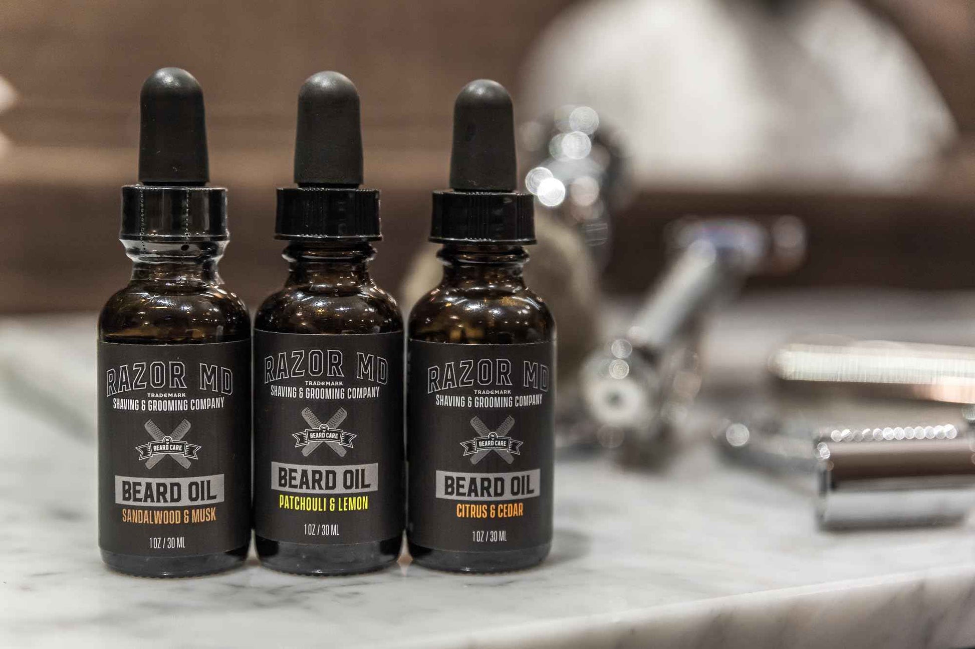 Razor MD Natural Beard Oil for Men with Fast Absorbing Formula and Non-Greasy Finish, Sandalwood Scent, 1oz