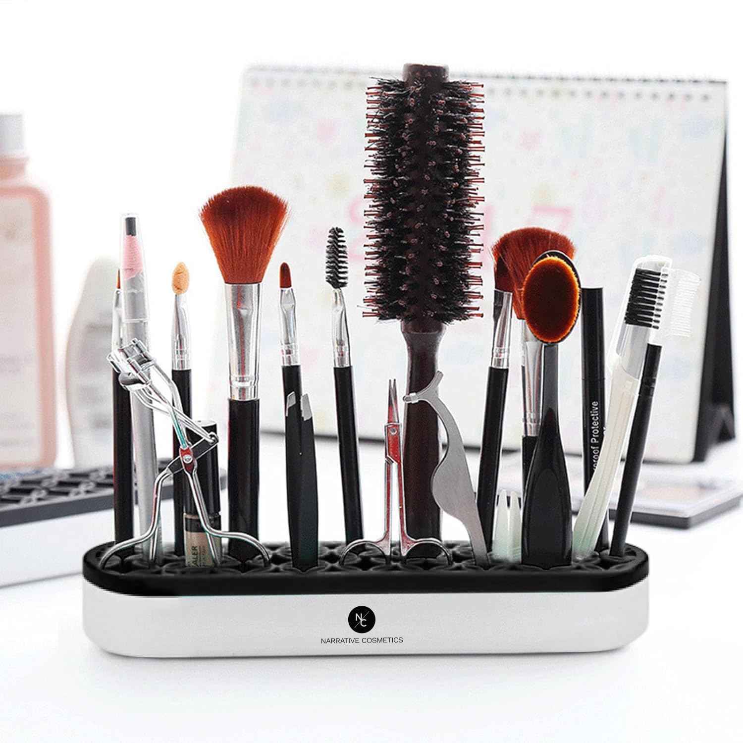 Narrative Cosmetics Upright Silicone Brush Holder with Round Corners - Black