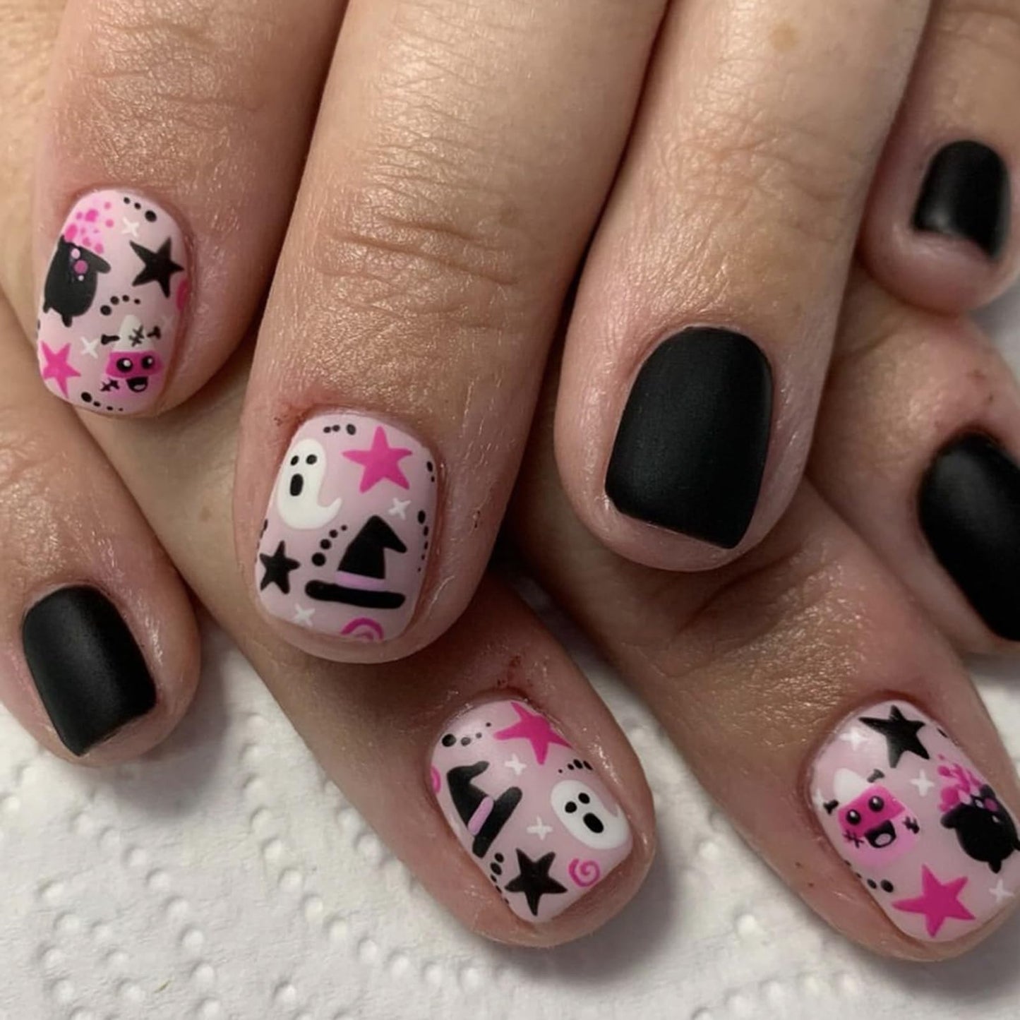 Halloween Press on Nails Short Square Fake Nails Full Cover False Nails with Designs Cute Ghost Star Halloween Pattern Acrylic Nails Matte Black Glue on Nails for Women and Girls Halloween Manicure