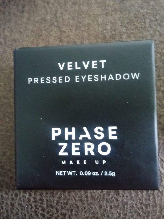 Phased Zero Pressed Eyeshadow (2.5 g, Velvet Plum)