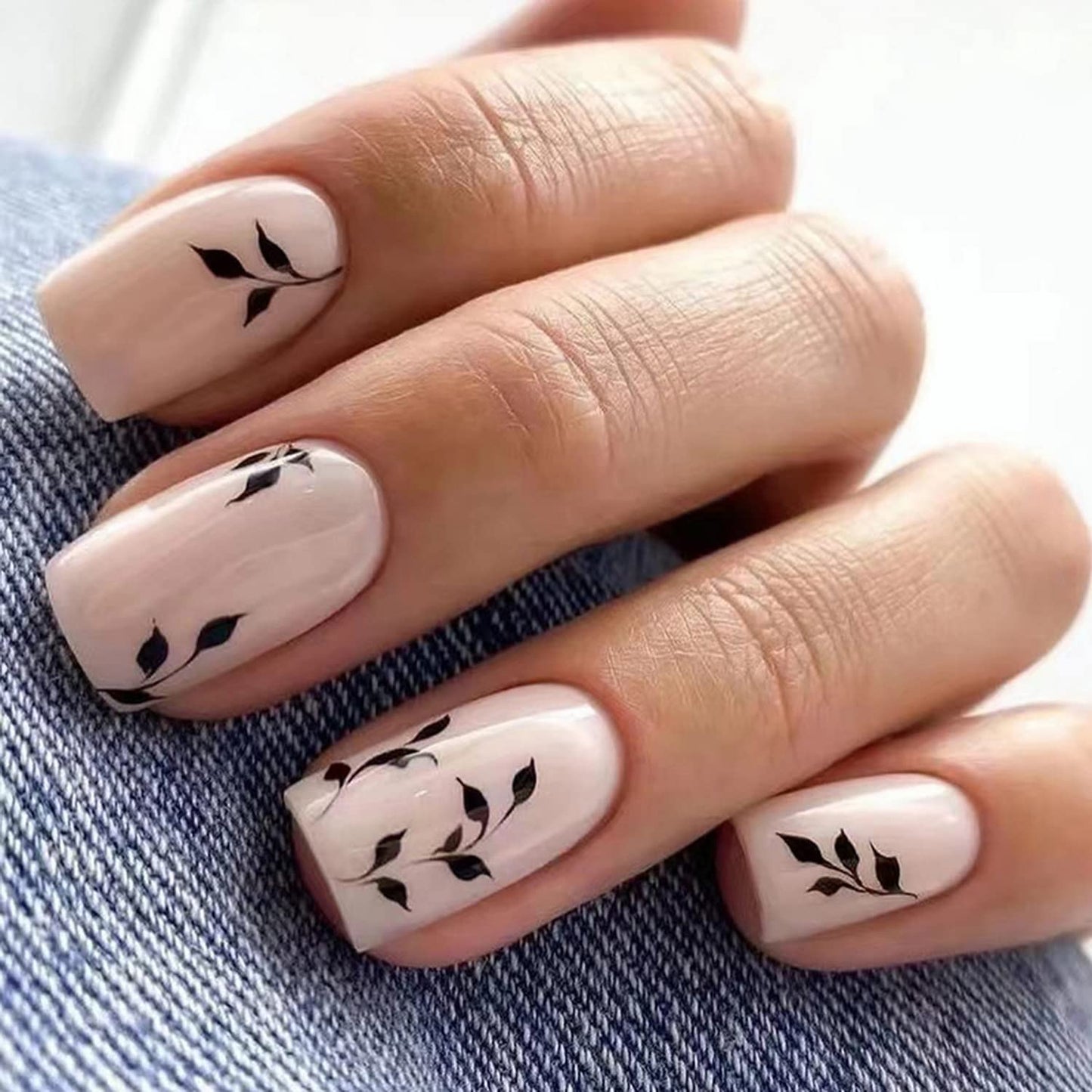 Fall Press on Nails Medium Square Black Fake Nails with Leaf Designs Acrylic Nails Pink Press on Nails for Women Spring Summer Glue on Nails 24 Pcs