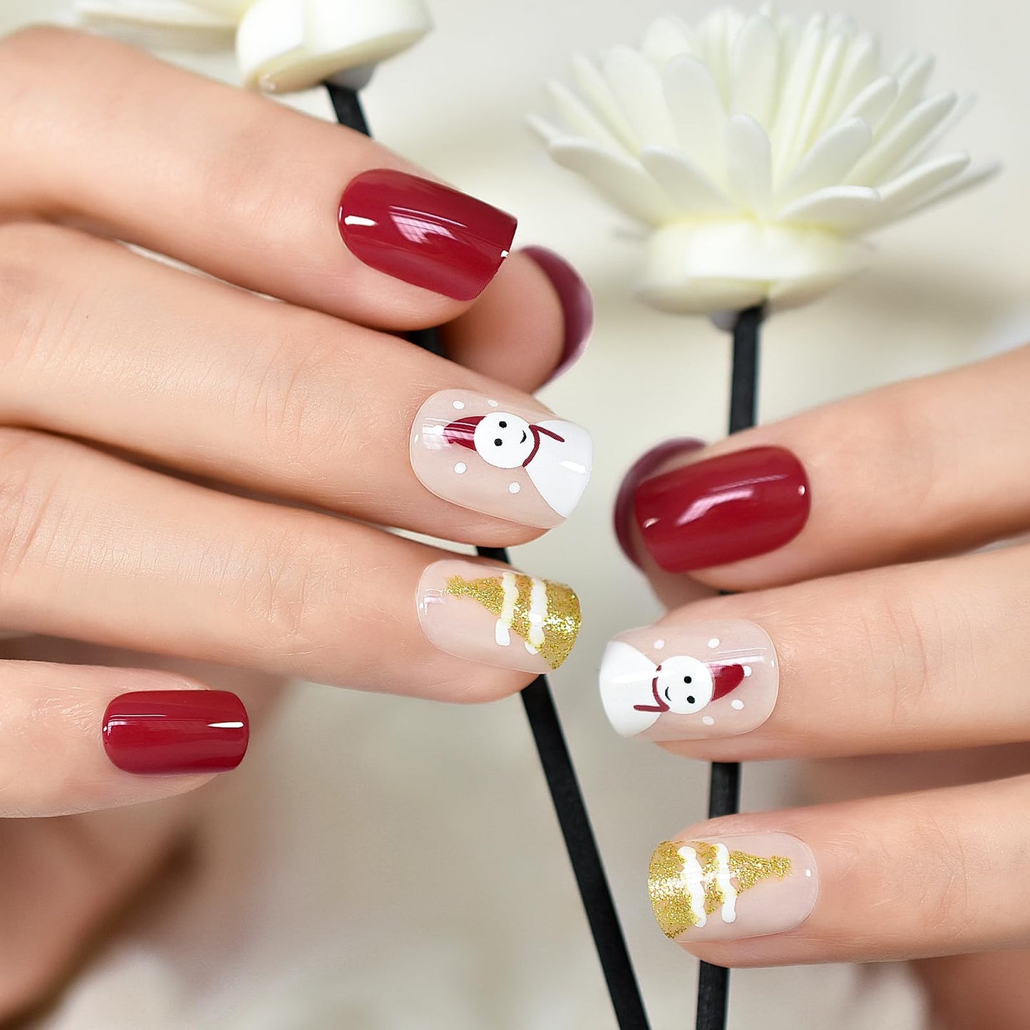 Pre-design Christmas Press On Nails with Snowman Golden Glitter Tree Short Squoval Red Nail Art Tips Salon Reusable Acrylic Manicure Glossy Stick On Nails Gifts for Women Girls